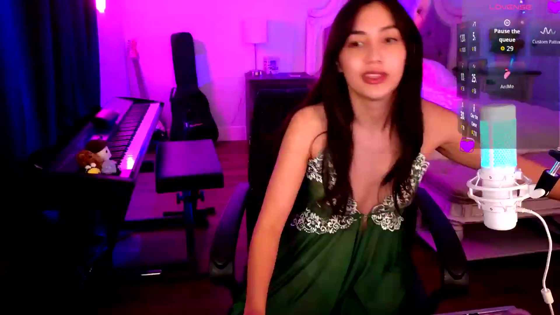 Gallery image thumbnail from JasmineWinter's myfreecams stream on, 08/10/2026, 08:03 image 3 of 20