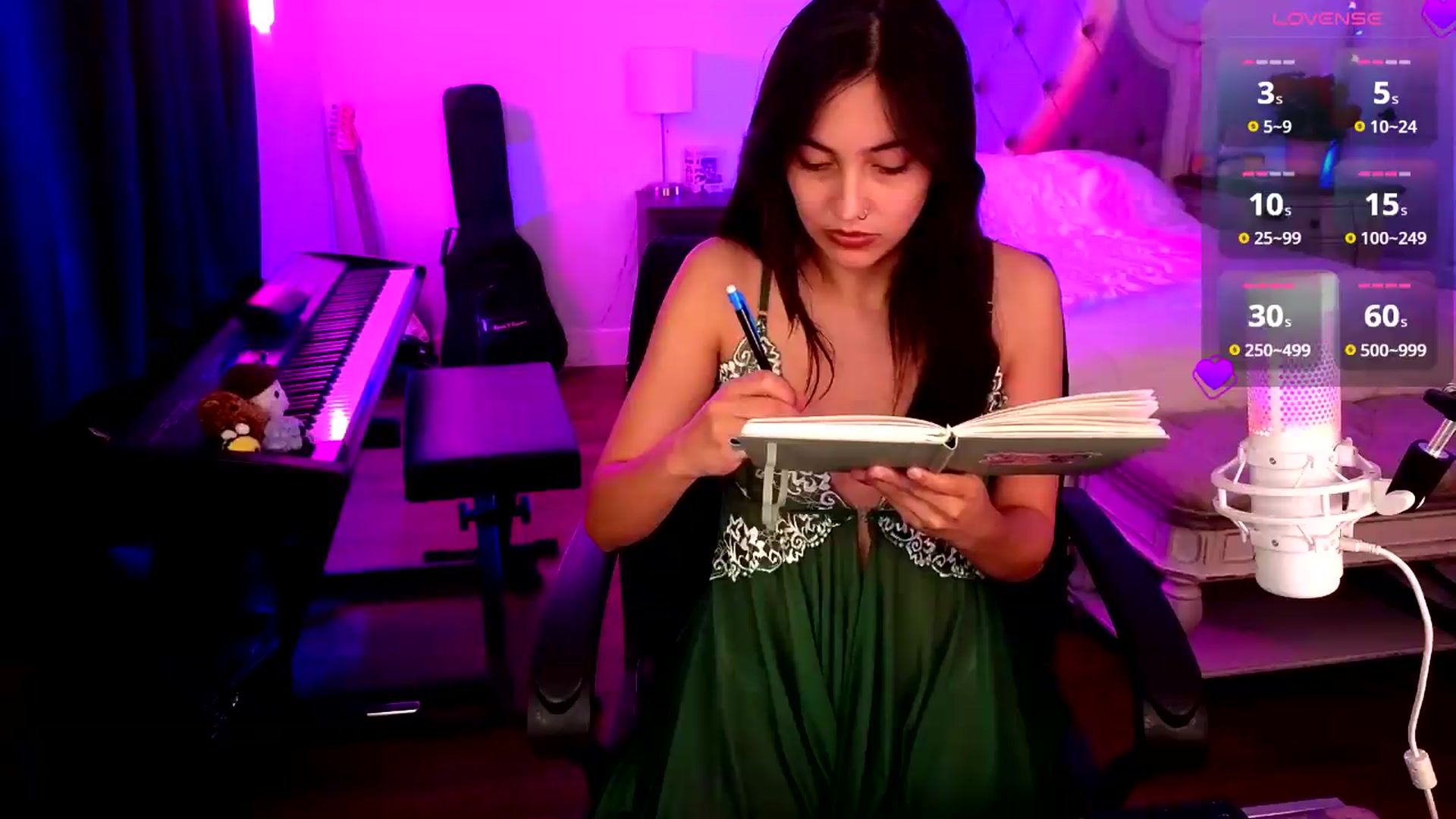 Gallery image thumbnail from JasmineWinter's myfreecams stream on, 08/10/2026, 08:03 image 5 of 20