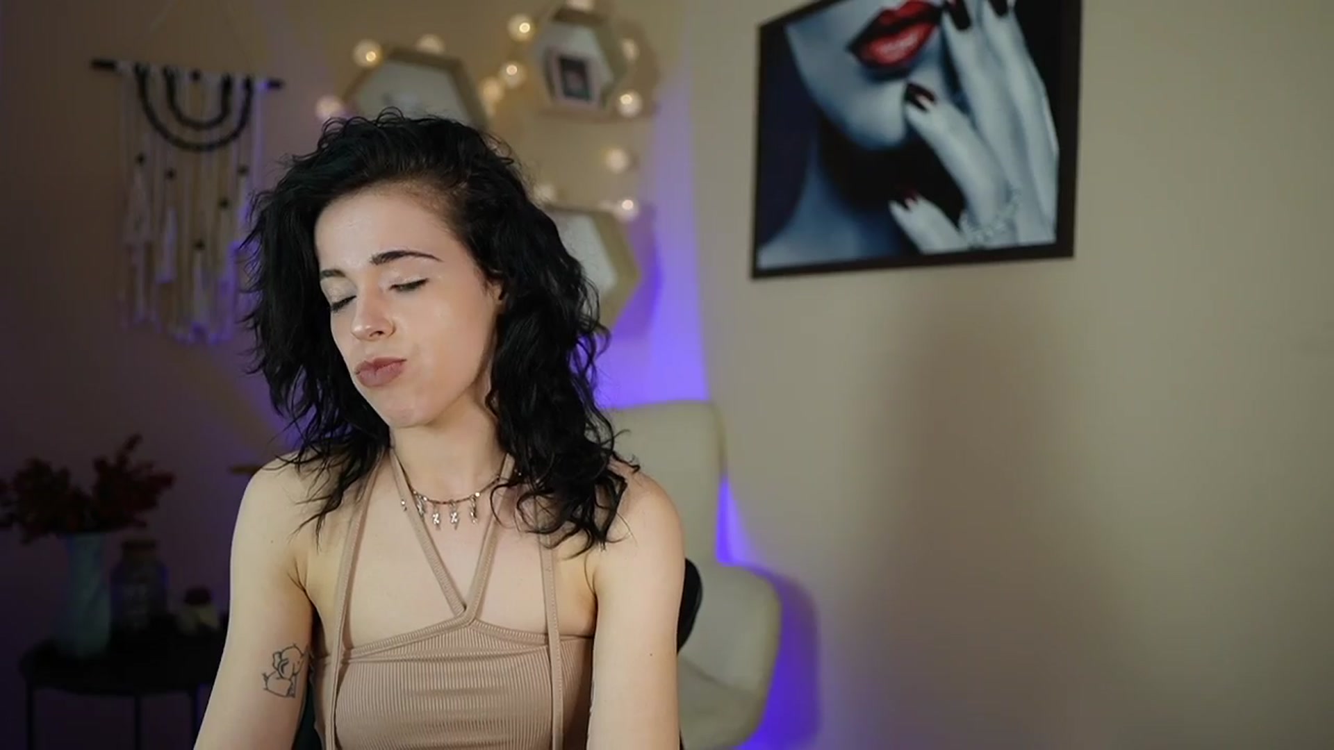 Gallery image thumbnail from Jasmine_Black's myfreecams stream on, 04/02/2024, 12:16 image 8 of 20