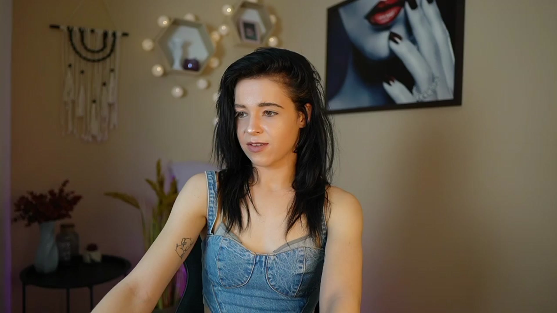 Gallery image thumbnail from Jasmine_Black's myfreecams stream on, 04/08/2024, 13:01 image 19 of 20