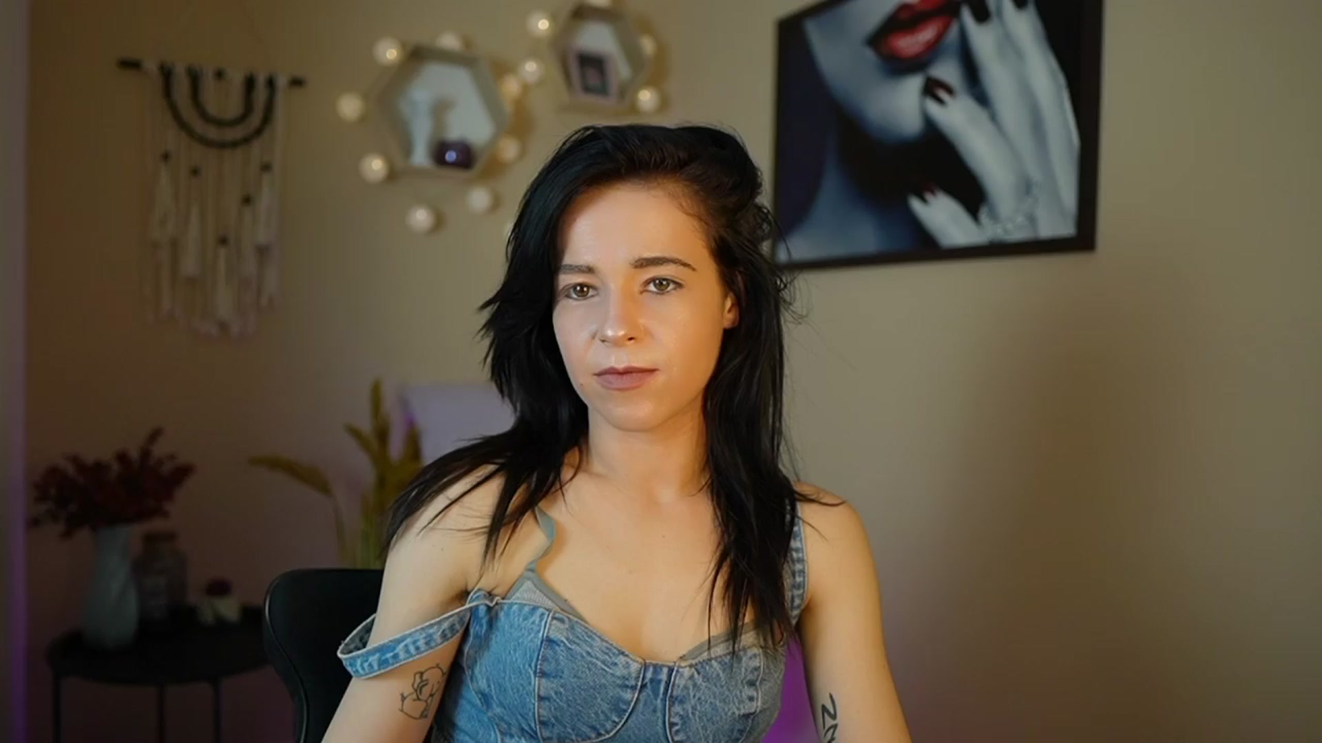 Gallery image thumbnail from Jasmine_Black's myfreecams stream on, 04/08/2024, 13:01 image 5 of 20