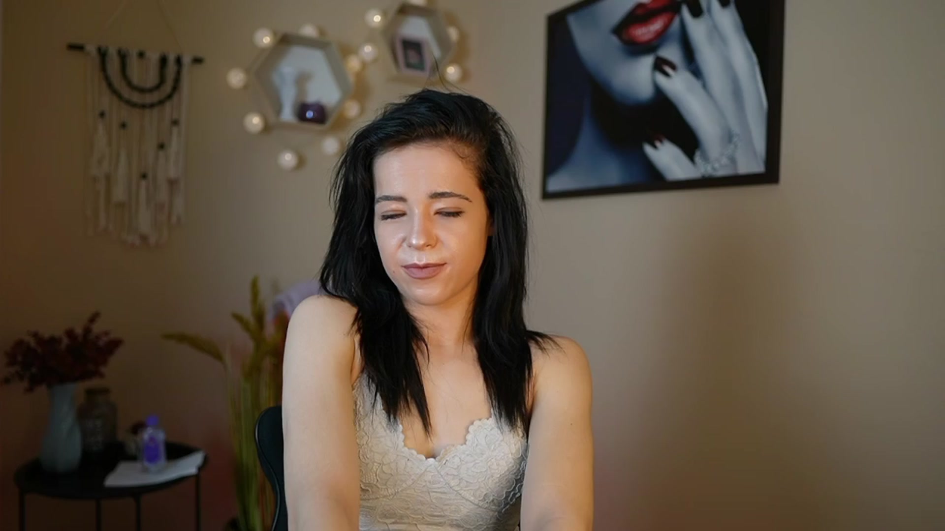 Gallery image thumbnail from Jasmine_Black's myfreecams stream on, 04/10/2024, 10:11 image 1 of 20