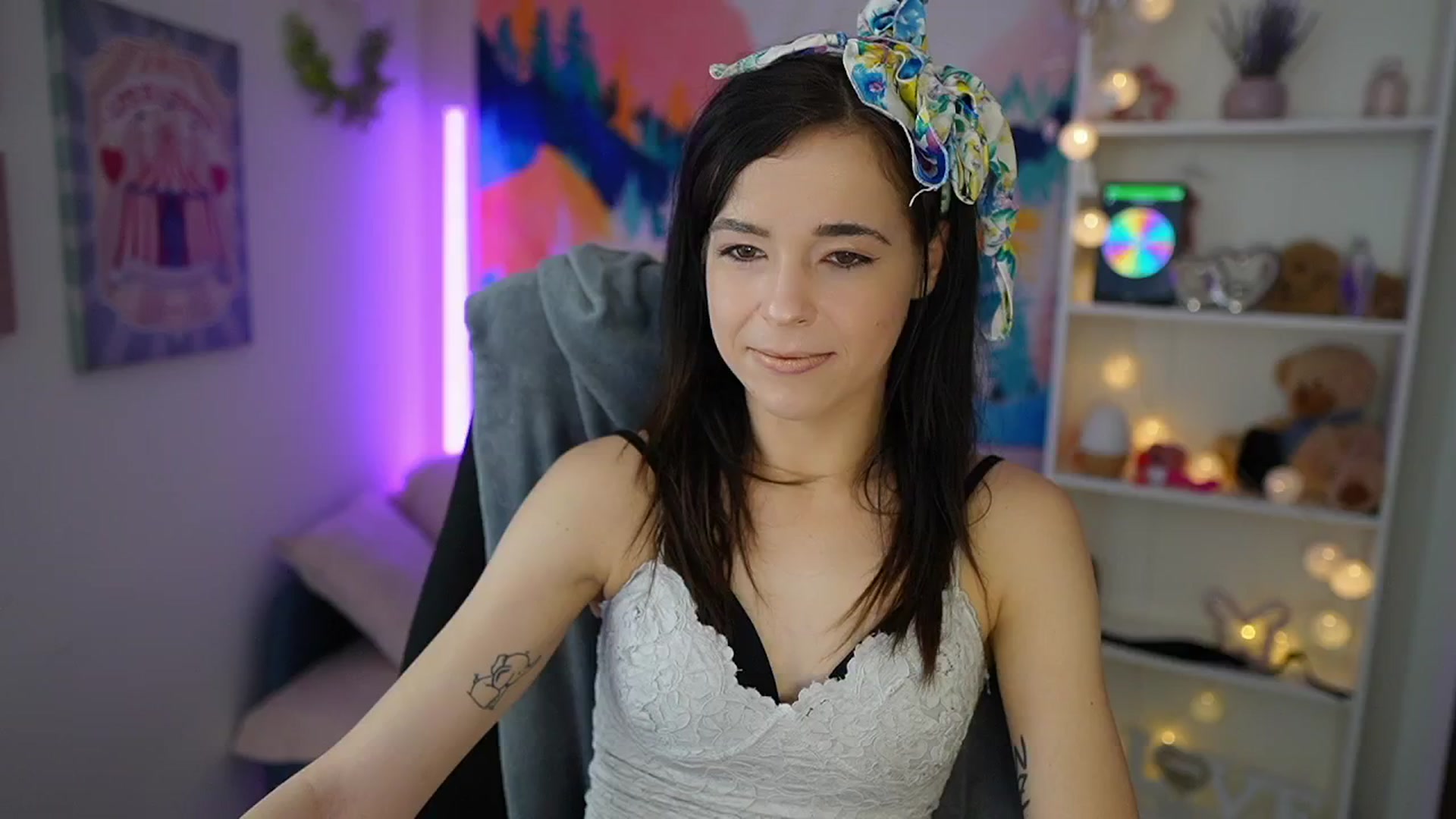 Gallery image thumbnail from Jasmine_Black's myfreecams stream on, 05/16/2024, 09:21 image 16 of 20