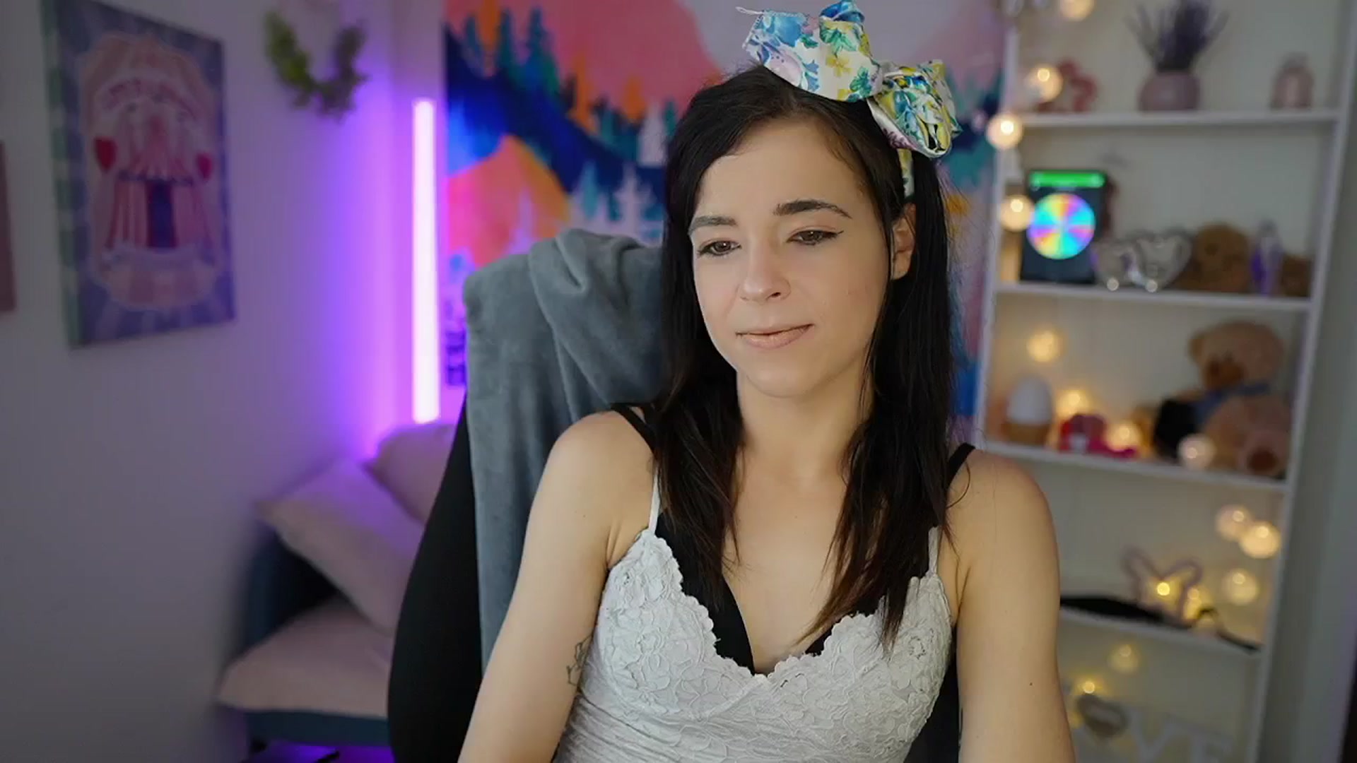 Gallery image thumbnail from Jasmine_Black's myfreecams stream on, 05/16/2024, 09:21 image 17 of 20