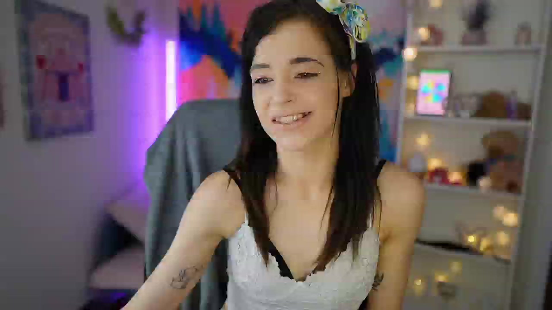 Gallery image thumbnail from Jasmine_Black's myfreecams stream on, 05/16/2024, 10:19 image 18 of 20