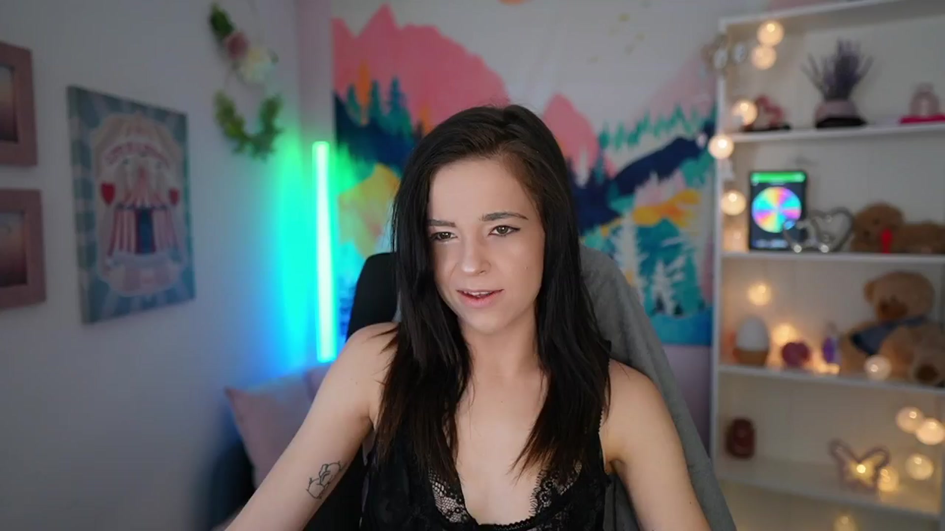 Gallery image thumbnail from Jasmine_Black's myfreecams stream on, 05/17/2024, 08:01 image 5 of 20