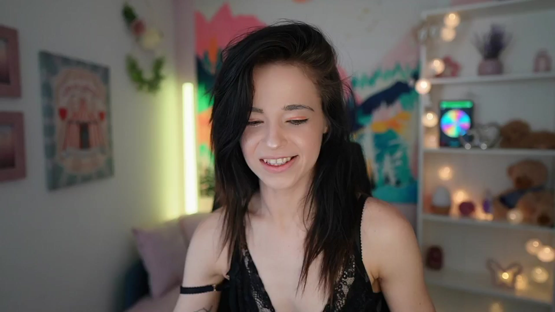 Gallery image thumbnail from Jasmine_Black's myfreecams stream on, 05/17/2024, 09:57 image 16 of 20