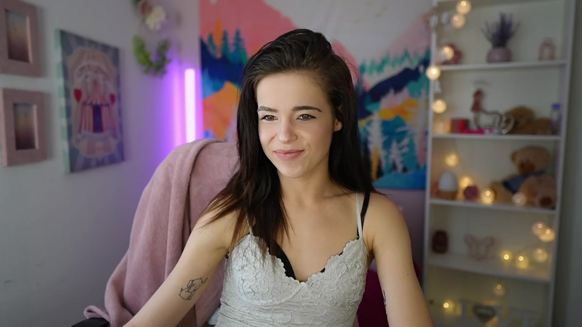 Gallery image thumbnail from Jasmine_Black's myfreecams stream on, 06/15/2024, 11:31 image 14 of 20