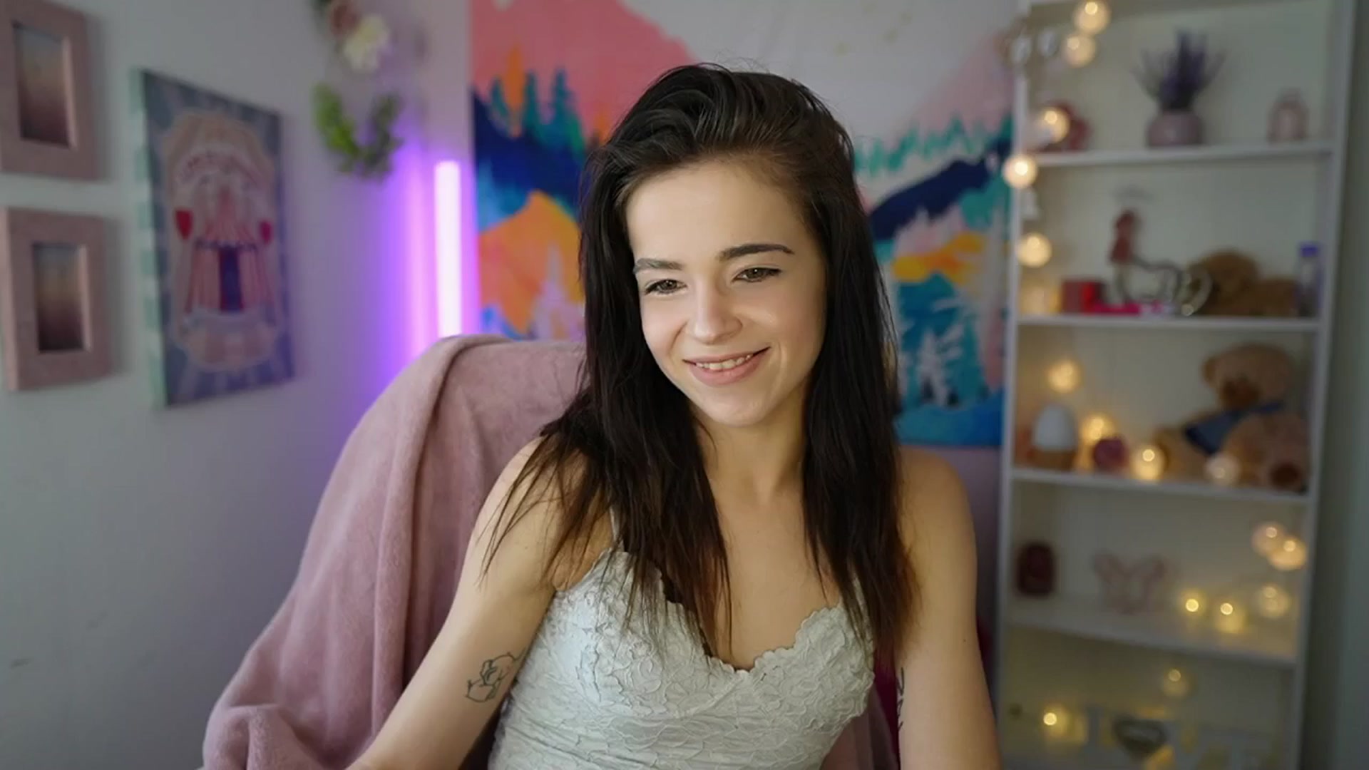 Gallery image thumbnail from Jasmine_Black's myfreecams stream on, 06/15/2024, 11:31 image 11 of 20