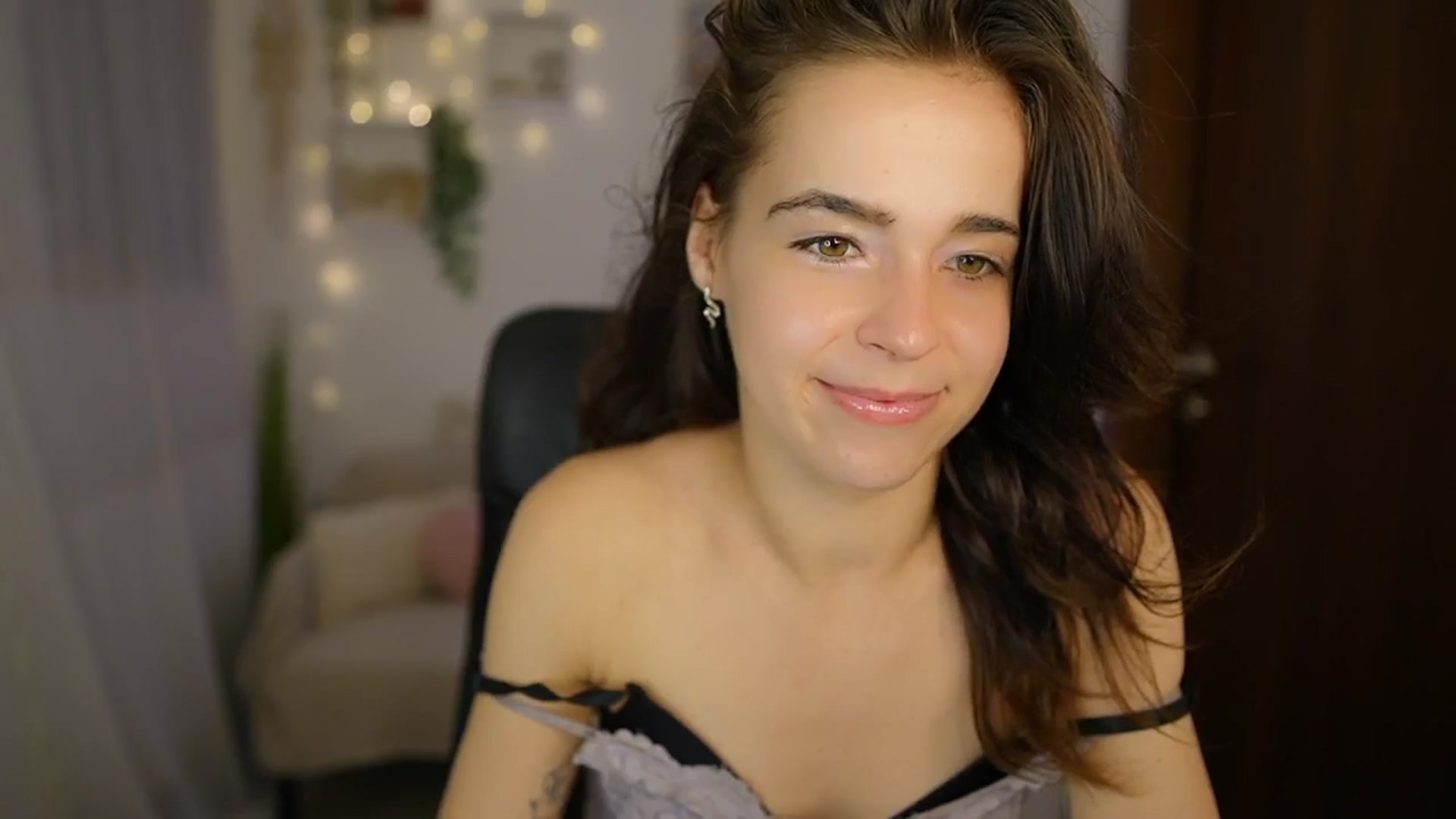 Gallery image thumbnail from Jasmine_Black's myfreecams stream on, 06/28/2024, 19:20 image 8 of 20