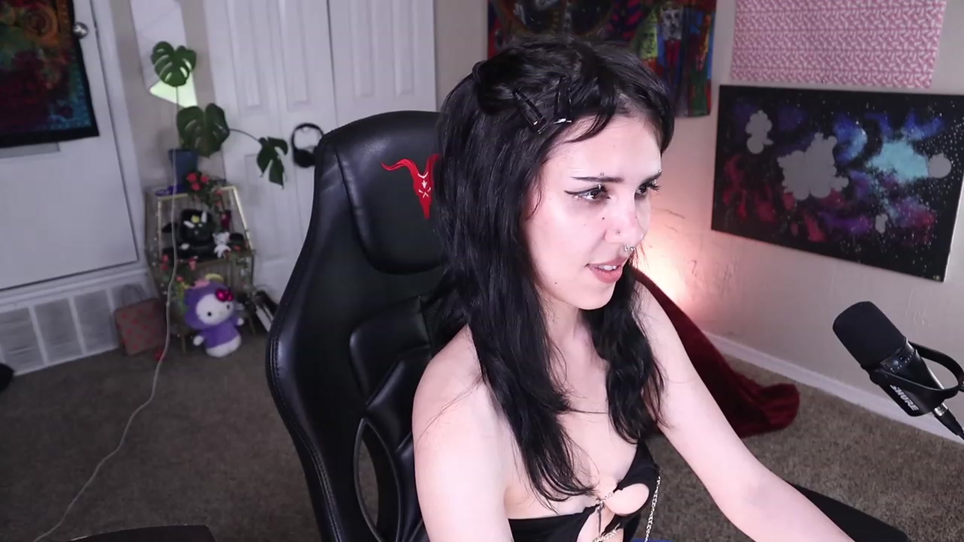 Gallery image thumbnail from Jasmine_Leigh's myfreecams stream on, 02/20/2023, 02:43 image 14 of 20