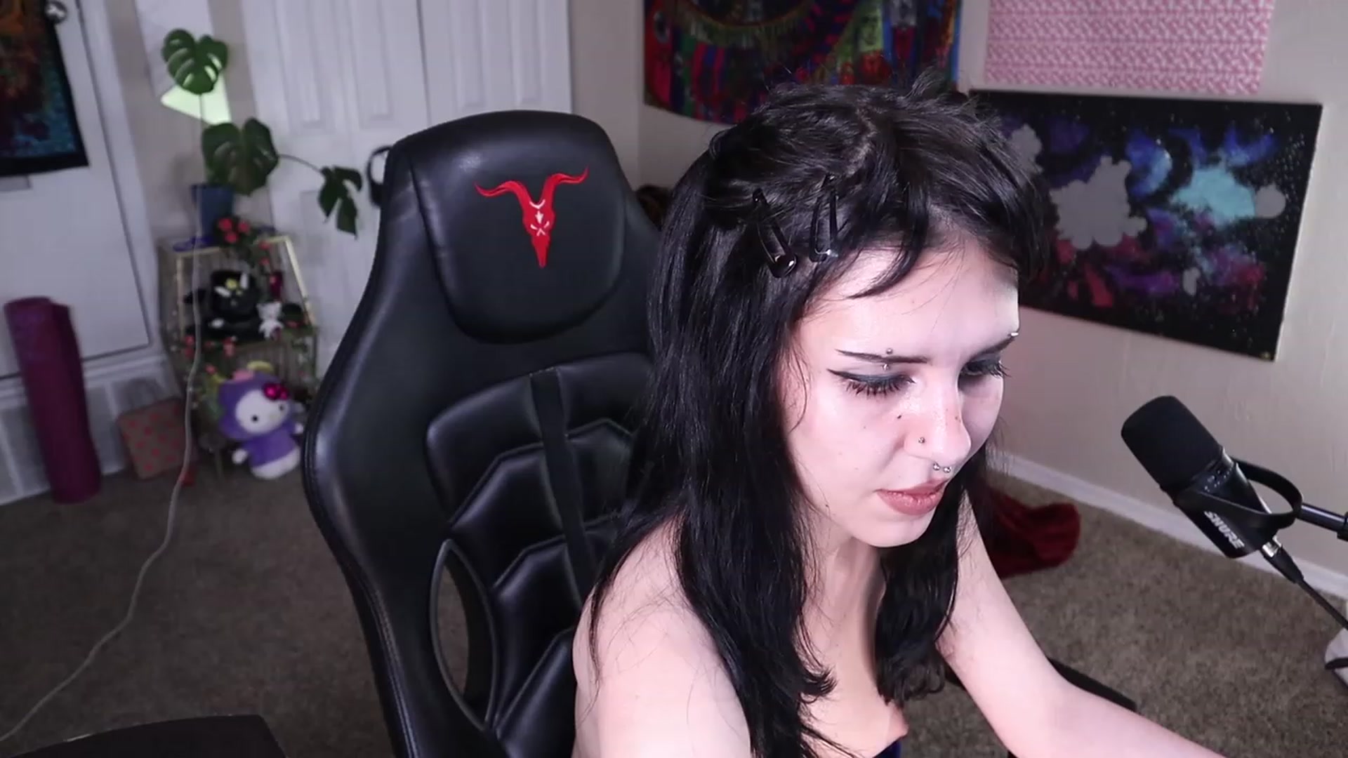Gallery image thumbnail from Jasmine_Leigh's myfreecams stream on, 02/20/2023, 05:06 image 16 of 20