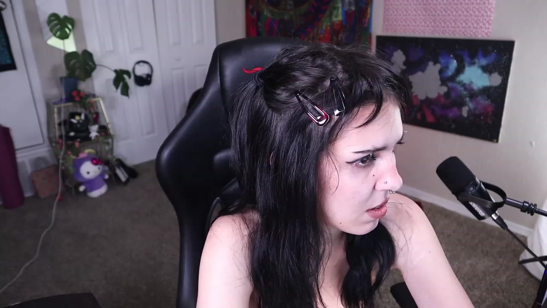 Gallery image thumbnail from Jasmine_Leigh's myfreecams stream on, 02/20/2023, 05:06 image 17 of 20