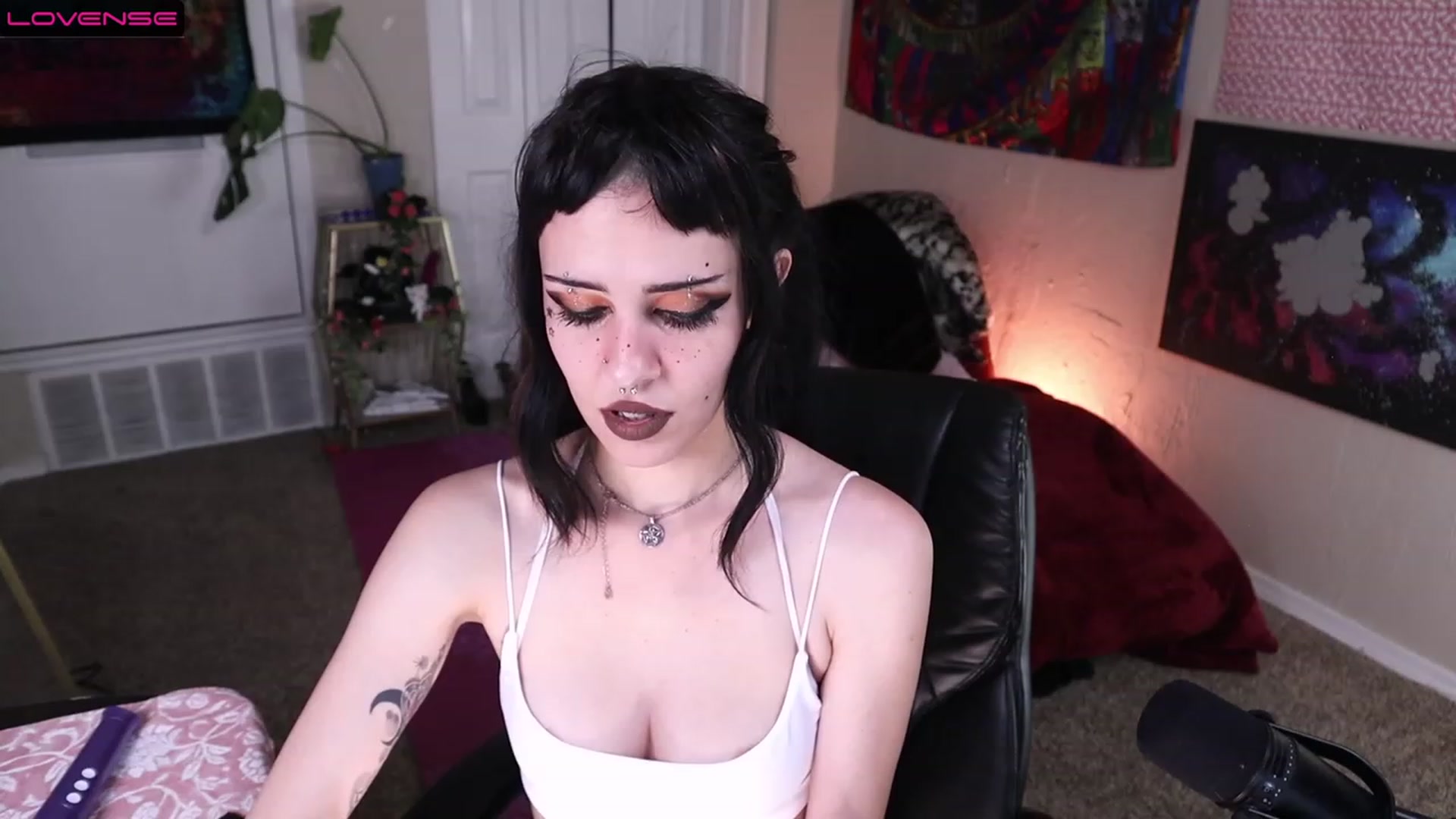 Gallery image thumbnail from Jasmine_Leigh's myfreecams stream on, 04/01/2023, 02:11 image 15 of 20