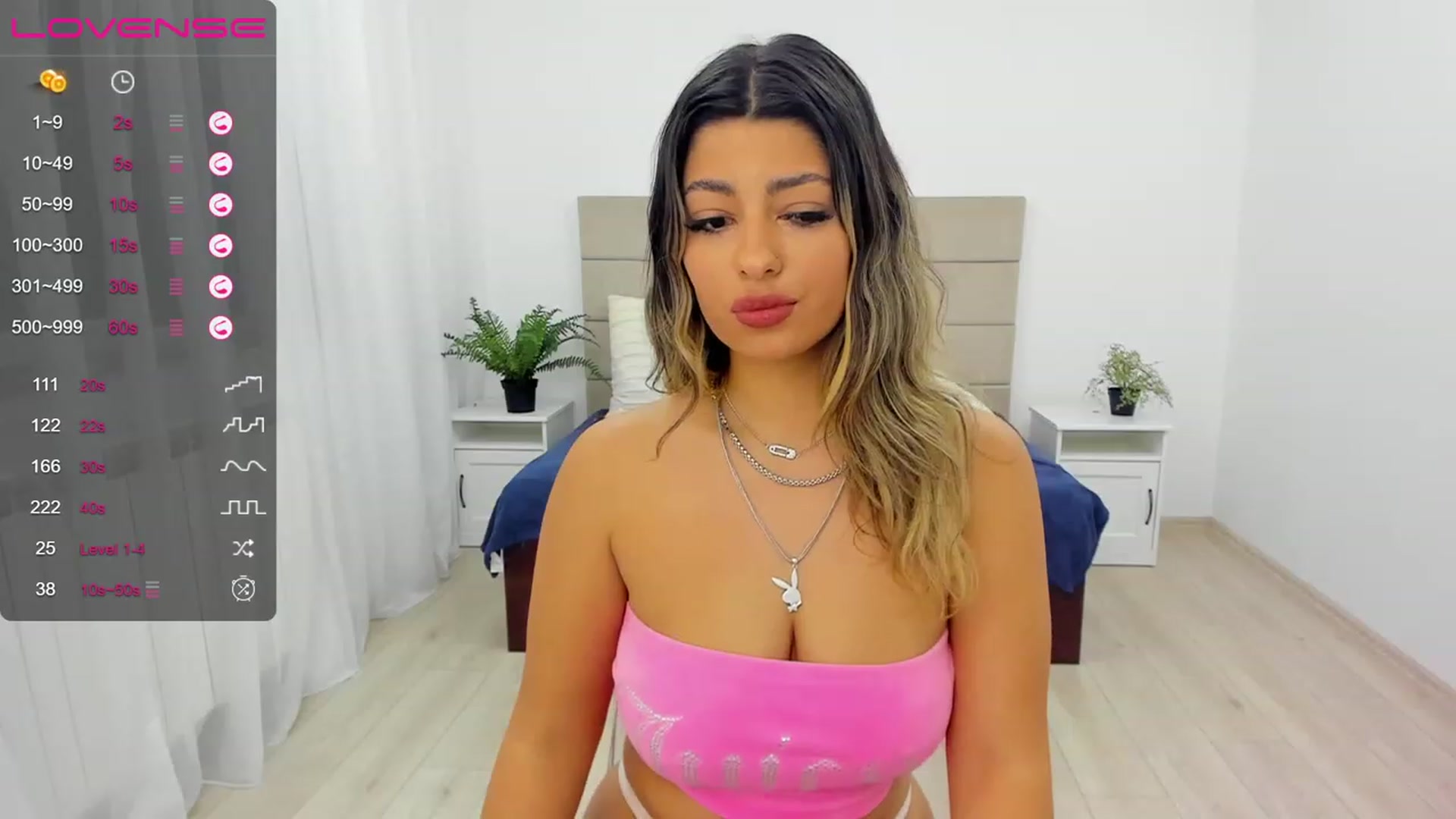 Gallery image thumbnail from Jasmine_z's myfreecams stream on, 12/11/2022, 17:45 image 13 of 20