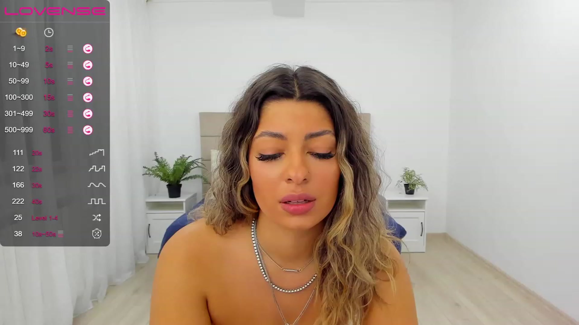 Gallery image thumbnail from Jasmine_z's myfreecams stream on, 12/12/2022, 19:37 image 3 of 20