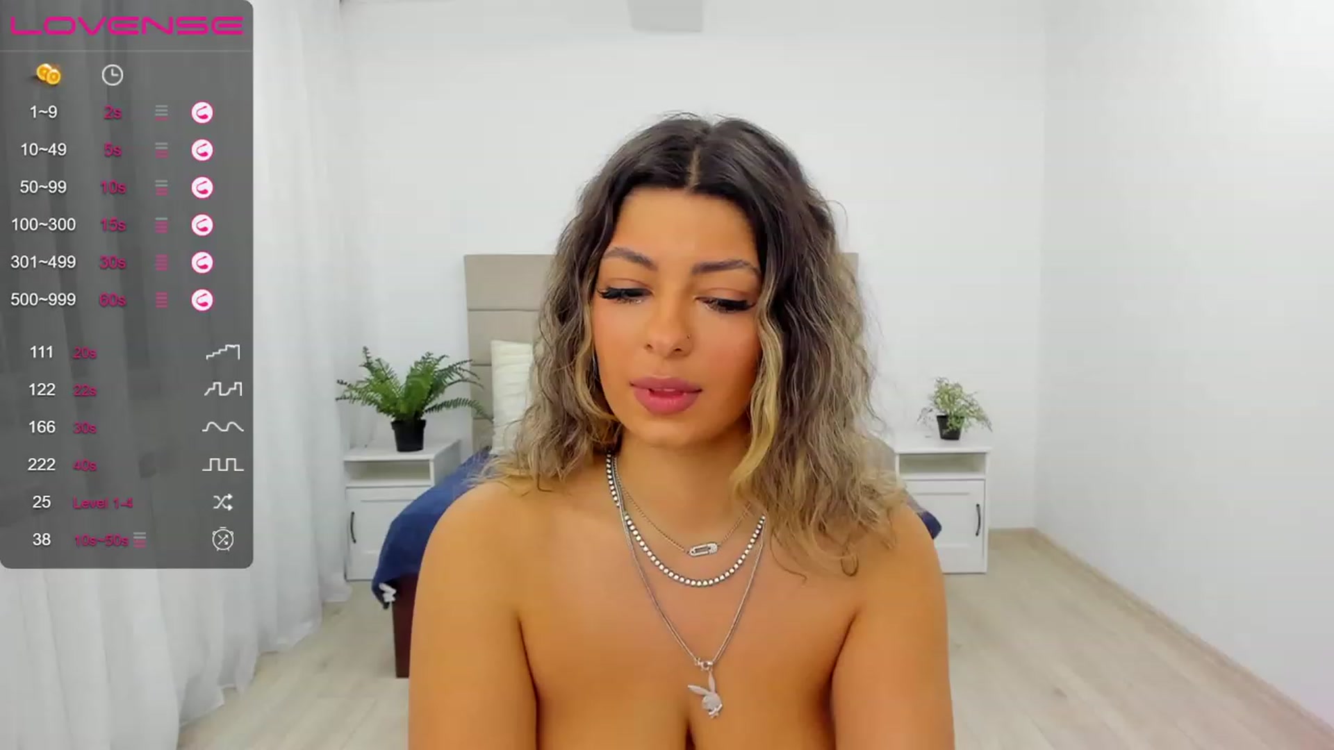 Gallery image thumbnail from Jasmine_z's myfreecams stream on, 12/12/2022, 19:37 image 15 of 20