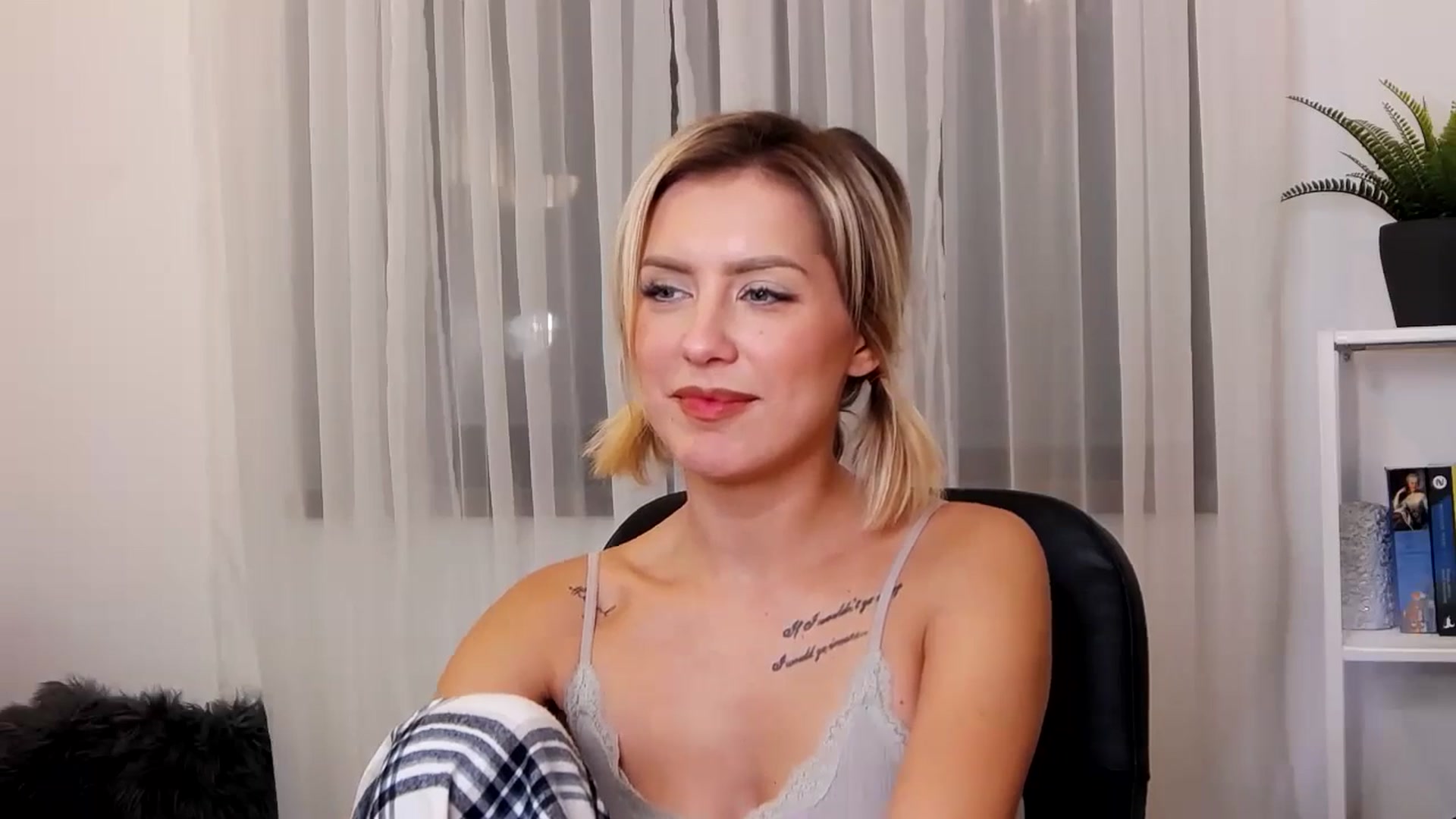 Gallery image thumbnail from Jass_mine's myfreecams stream on, 10/24/2024, 18:38 image 2 of 20