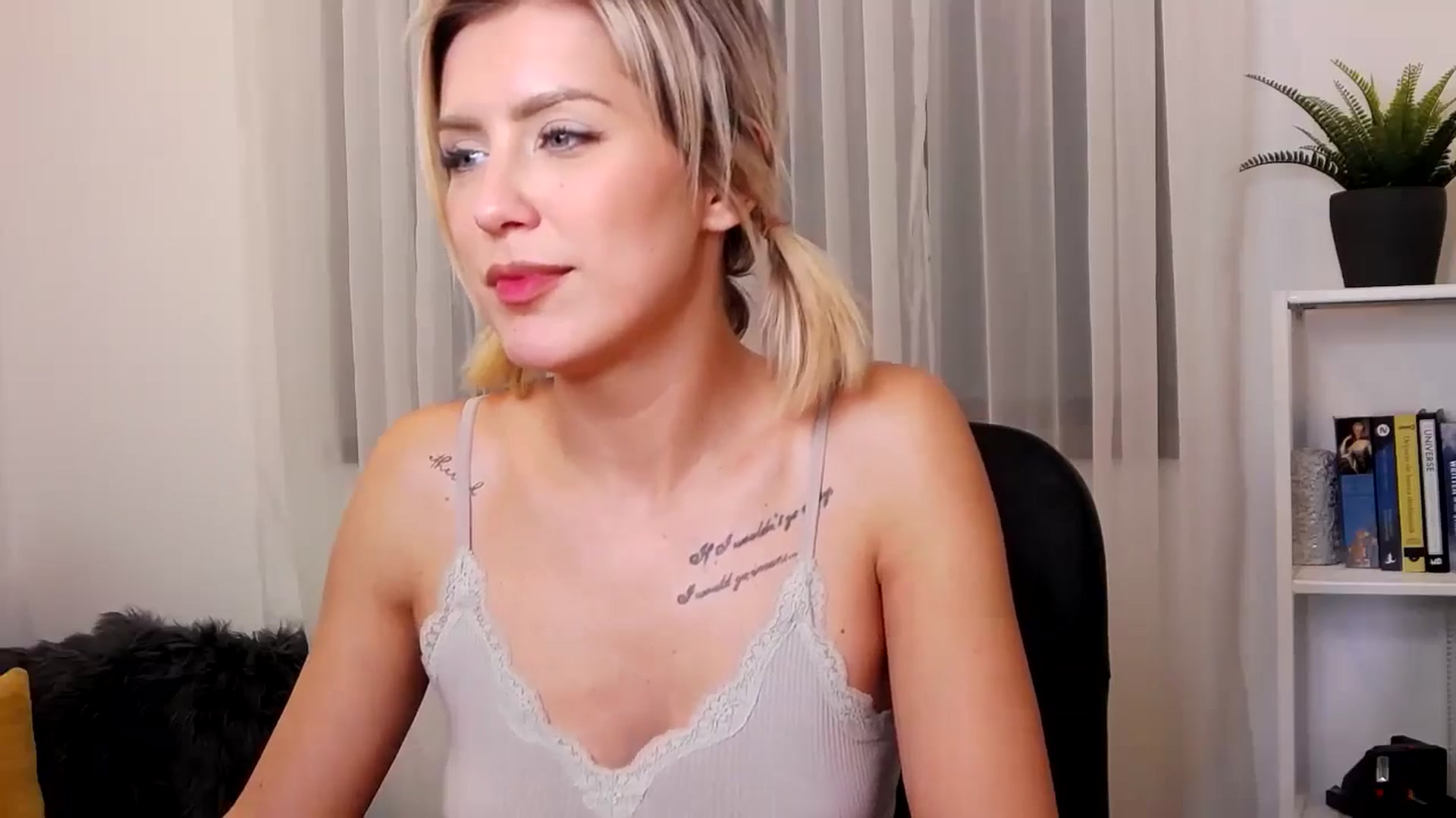 Gallery image thumbnail from Jass_mine's myfreecams stream on, 10/24/2024, 19:36 image 15 of 20