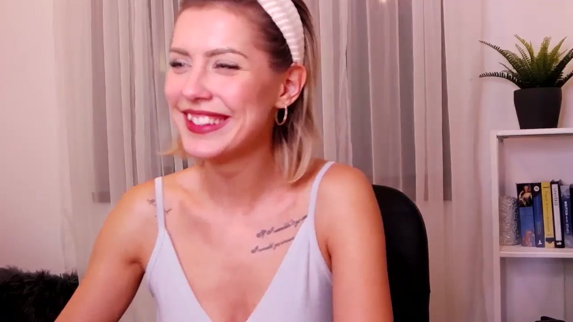 Gallery image thumbnail from Jass_mine's myfreecams stream on, 10/30/2024, 14:30 image 11 of 20