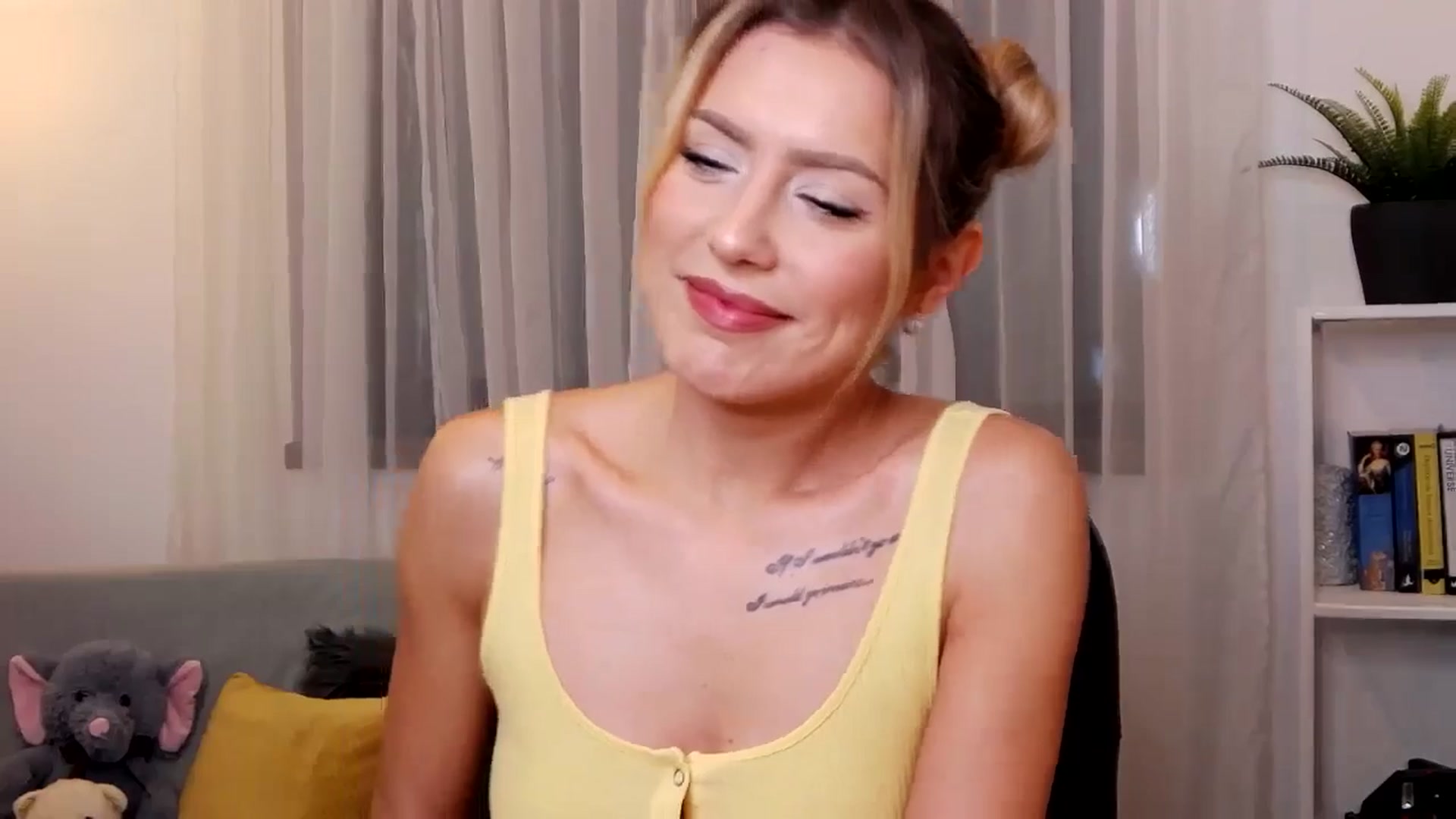 Gallery image thumbnail from Jass_mine's myfreecams stream on, 11/15/2024, 14:09 image 3 of 20