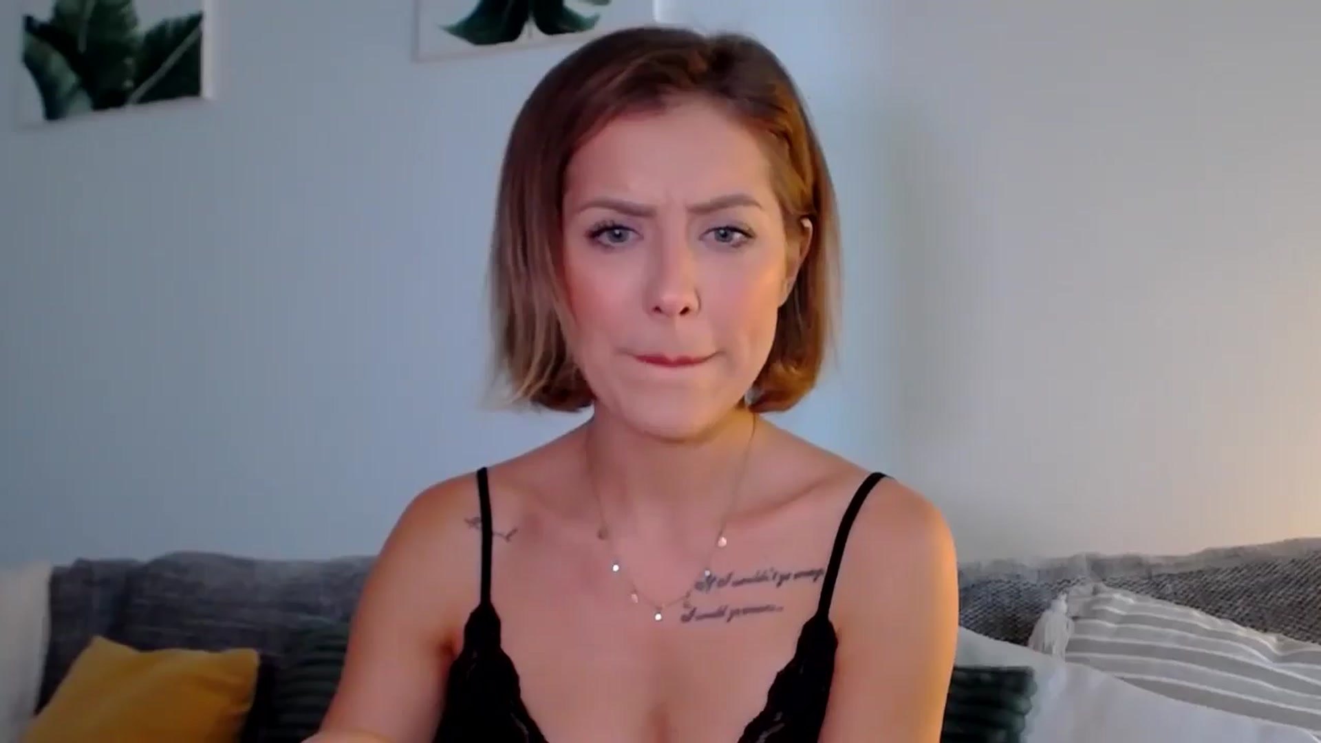 Gallery image thumbnail from Jass_mine's myfreecams stream on, 09/19/2025, 15:36 image 17 of 20