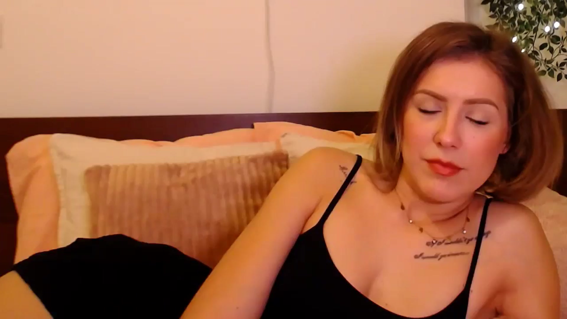Gallery image thumbnail from Jass_mine's myfreecams stream on, 10/21/2025, 13:24 image 1 of 20