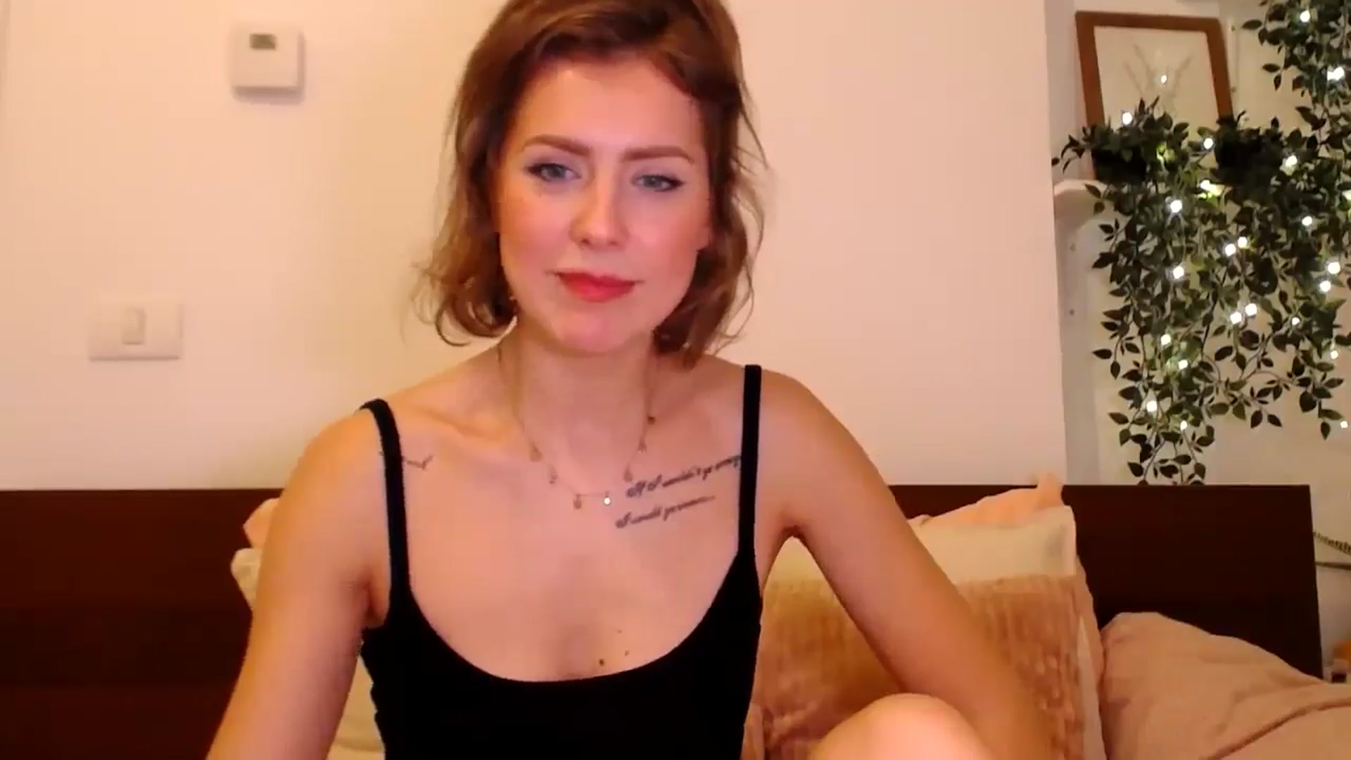 Gallery image thumbnail from Jass_mine's myfreecams stream on, 10/22/2025, 13:22 image 6 of 20