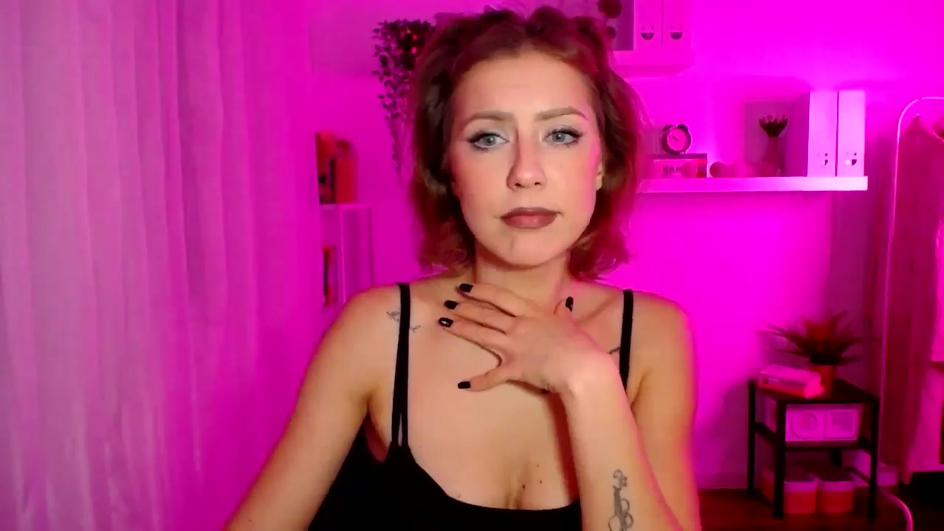 Gallery image thumbnail from Jass_mine's myfreecams stream on, 10/30/2025, 20:04 image 15 of 20