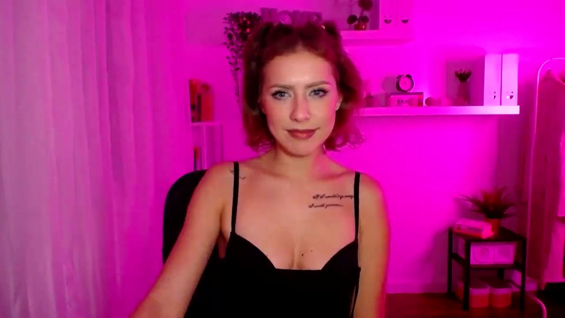 Gallery image thumbnail from Jass_mine's myfreecams stream on, 10/30/2025, 21:04 image 3 of 20