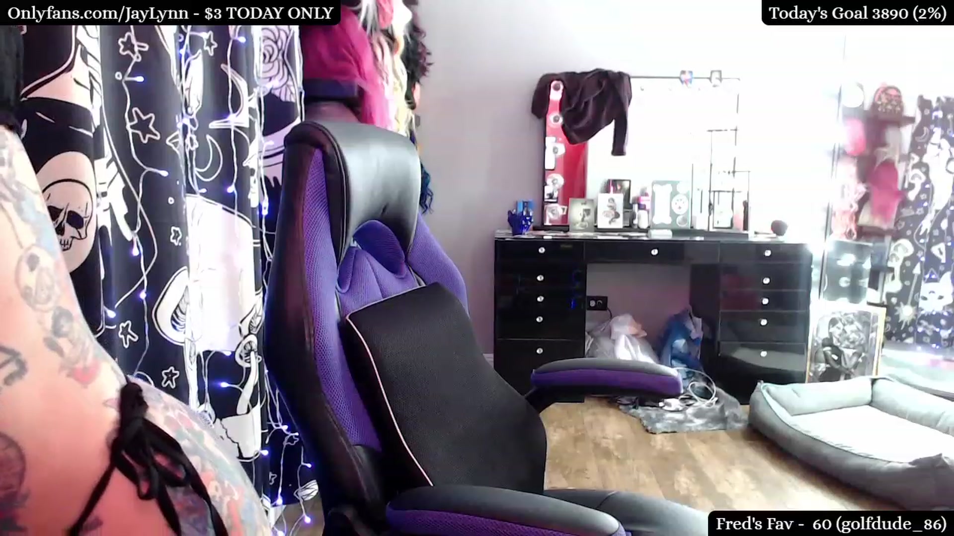 Gallery image thumbnail from JayLynn's myfreecams stream on, 01/30/2023, 05:39 image 8 of 20