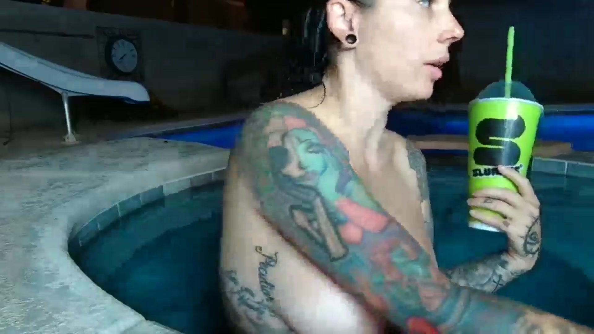 Gallery image thumbnail from JayLynn's myfreecams stream on, 07/25/2024, 06:10 image 16 of 20