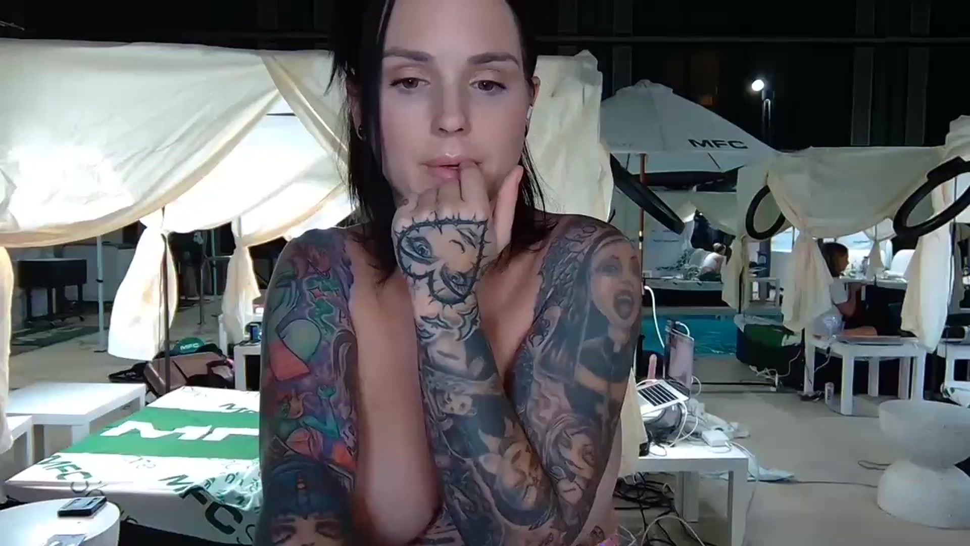 Gallery image thumbnail from JayLynn's myfreecams stream on, 09/25/2024, 08:02 image 3 of 20