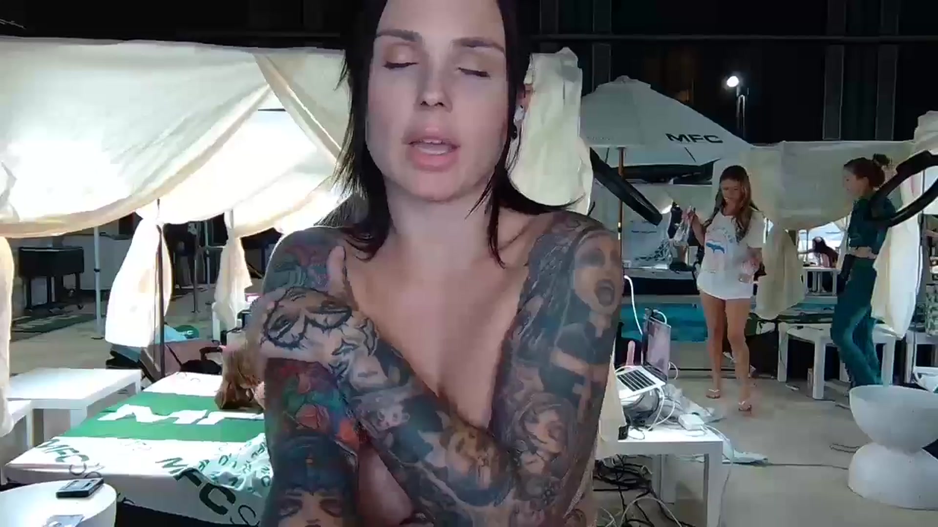 Gallery image thumbnail from JayLynn's myfreecams stream on, 09/25/2024, 08:02 image 5 of 20