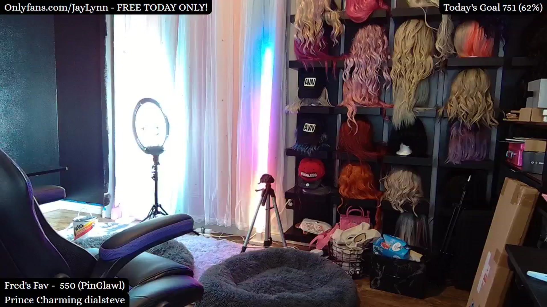 Gallery image thumbnail from JayLynn's myfreecams stream on, 10/04/2024, 10:20 image 1 of 20