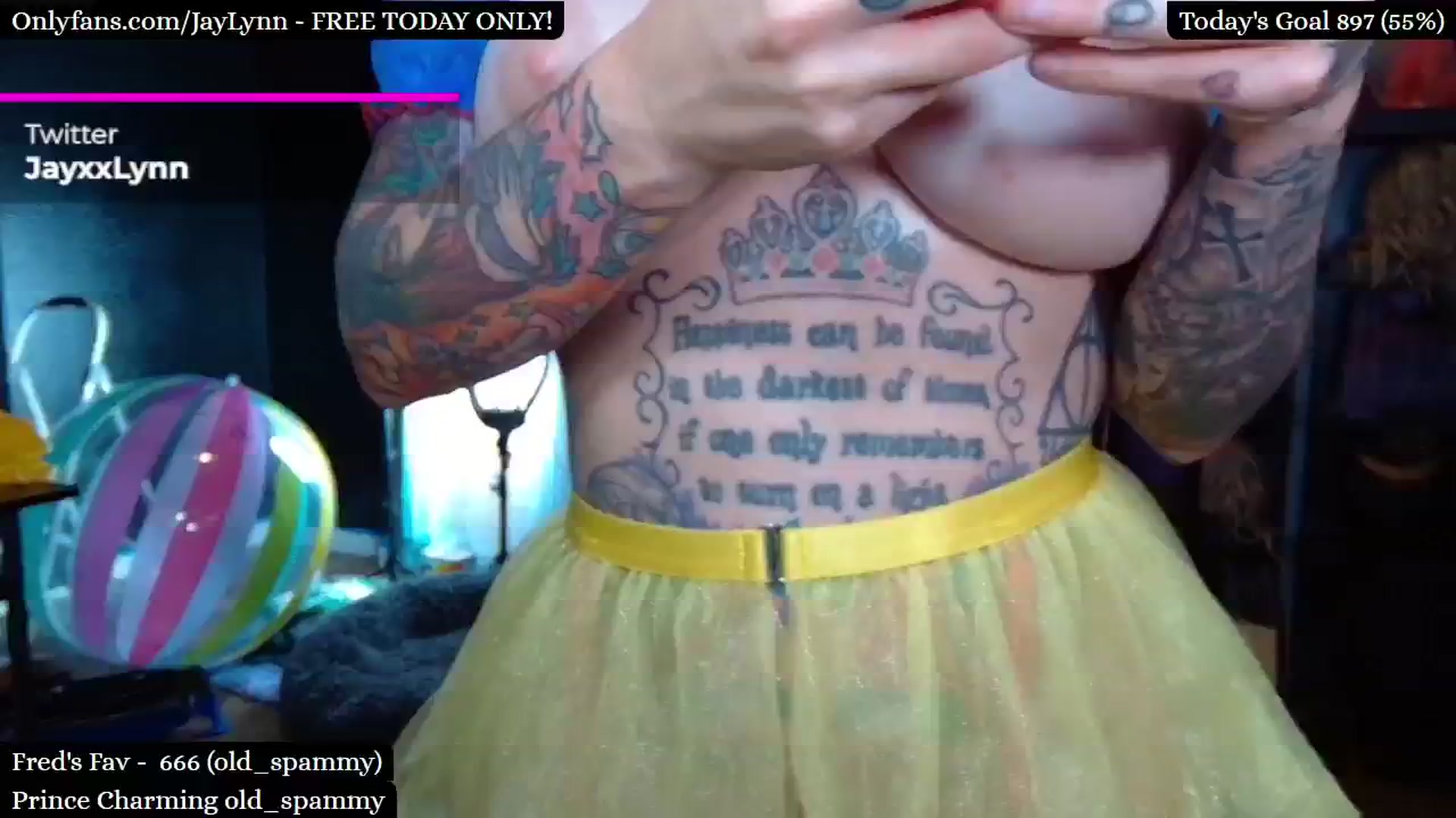 Gallery image thumbnail from JayLynn's myfreecams stream on, 10/21/2024, 07:27 image 13 of 20