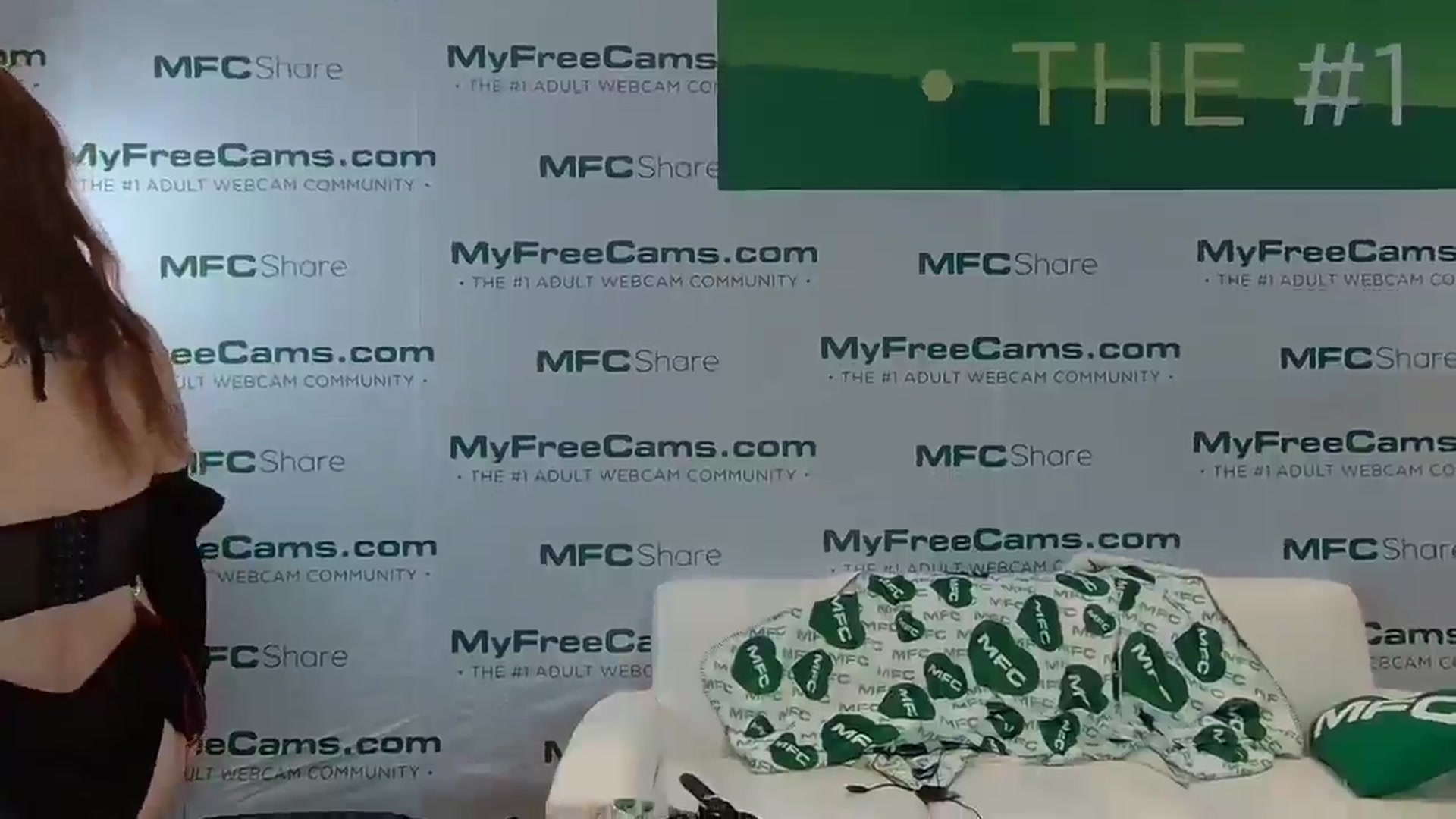 Gallery image thumbnail from JayLynn's myfreecams stream on, 01/24/2025, 03:35 image 8 of 20