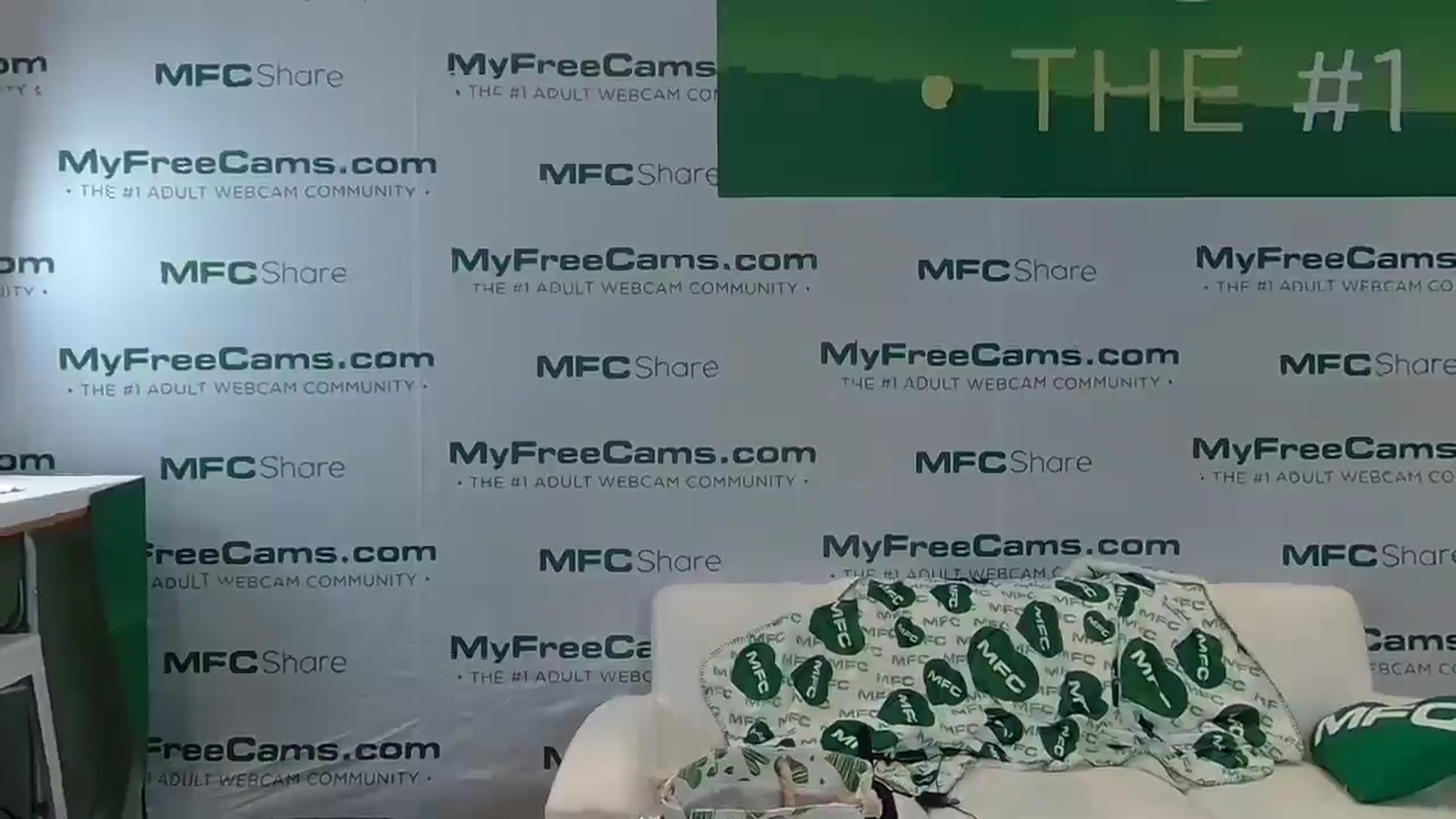 Gallery image thumbnail from JayLynn's myfreecams stream on, 01/24/2025, 03:35 image 10 of 20
