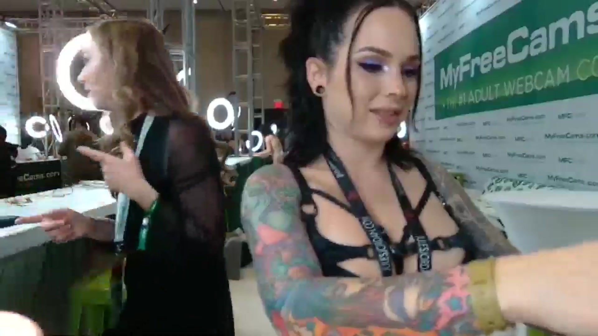 Gallery image thumbnail from JayLynn's myfreecams stream on, 01/25/2025, 21:26 image 3 of 20