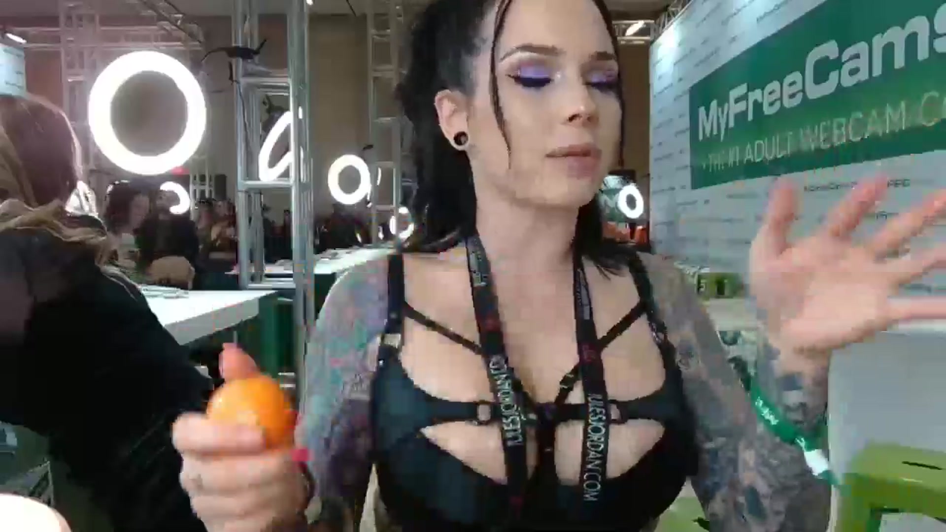 Gallery image thumbnail from JayLynn's myfreecams stream on, 01/25/2025, 21:26 image 5 of 20