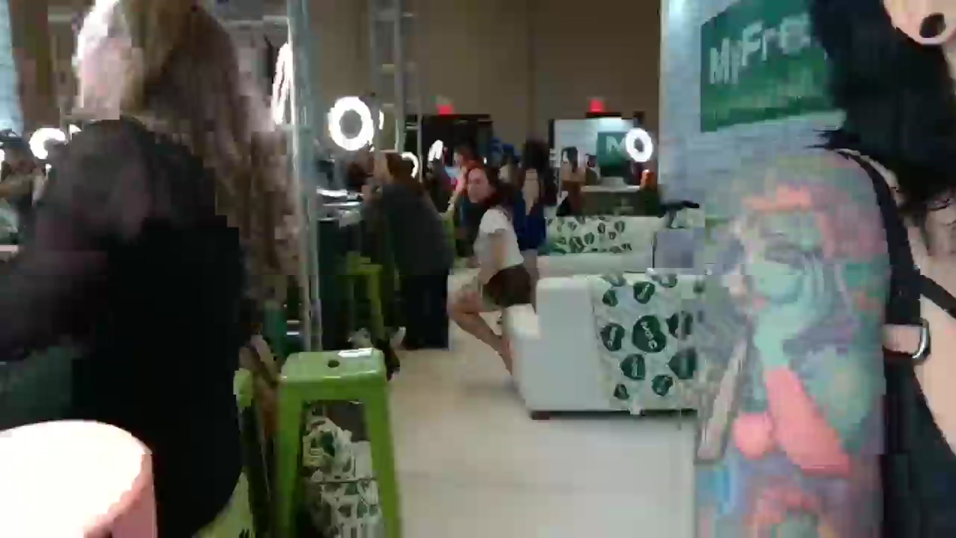 Gallery image thumbnail from JayLynn's myfreecams stream on, 01/25/2025, 23:32 image 2 of 20