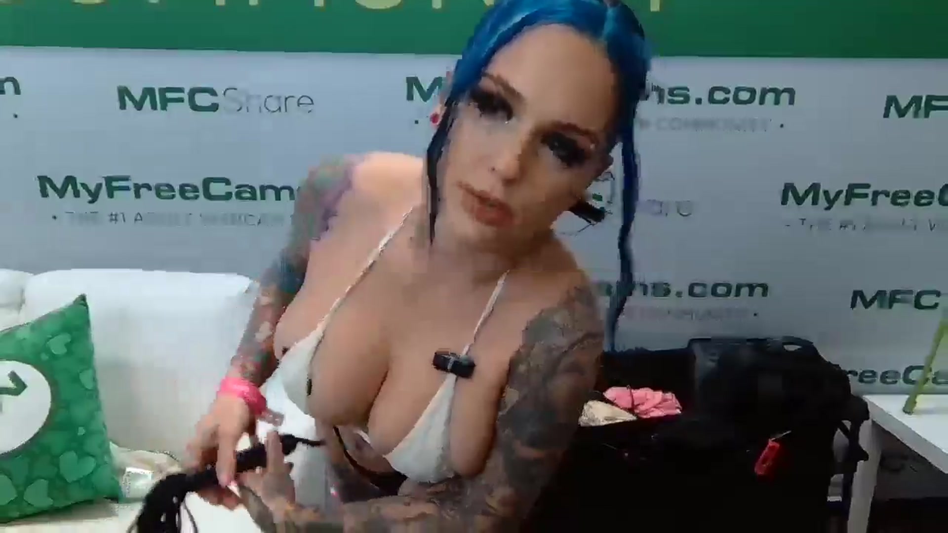 Gallery image thumbnail from JayLynn's myfreecams stream on, 01/24/2026, 03:43 image 19 of 20