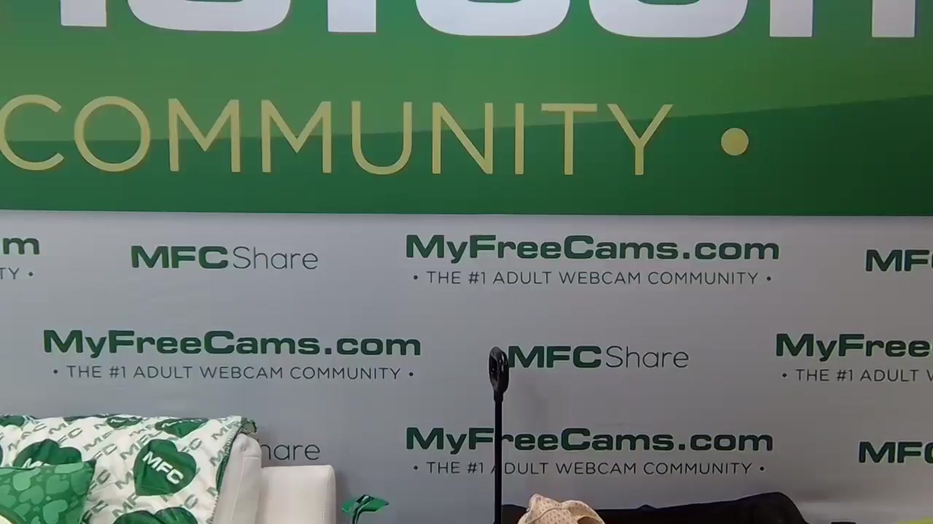 Gallery image thumbnail from JayLynn's myfreecams stream on, 01/24/2026, 03:43 image 6 of 20