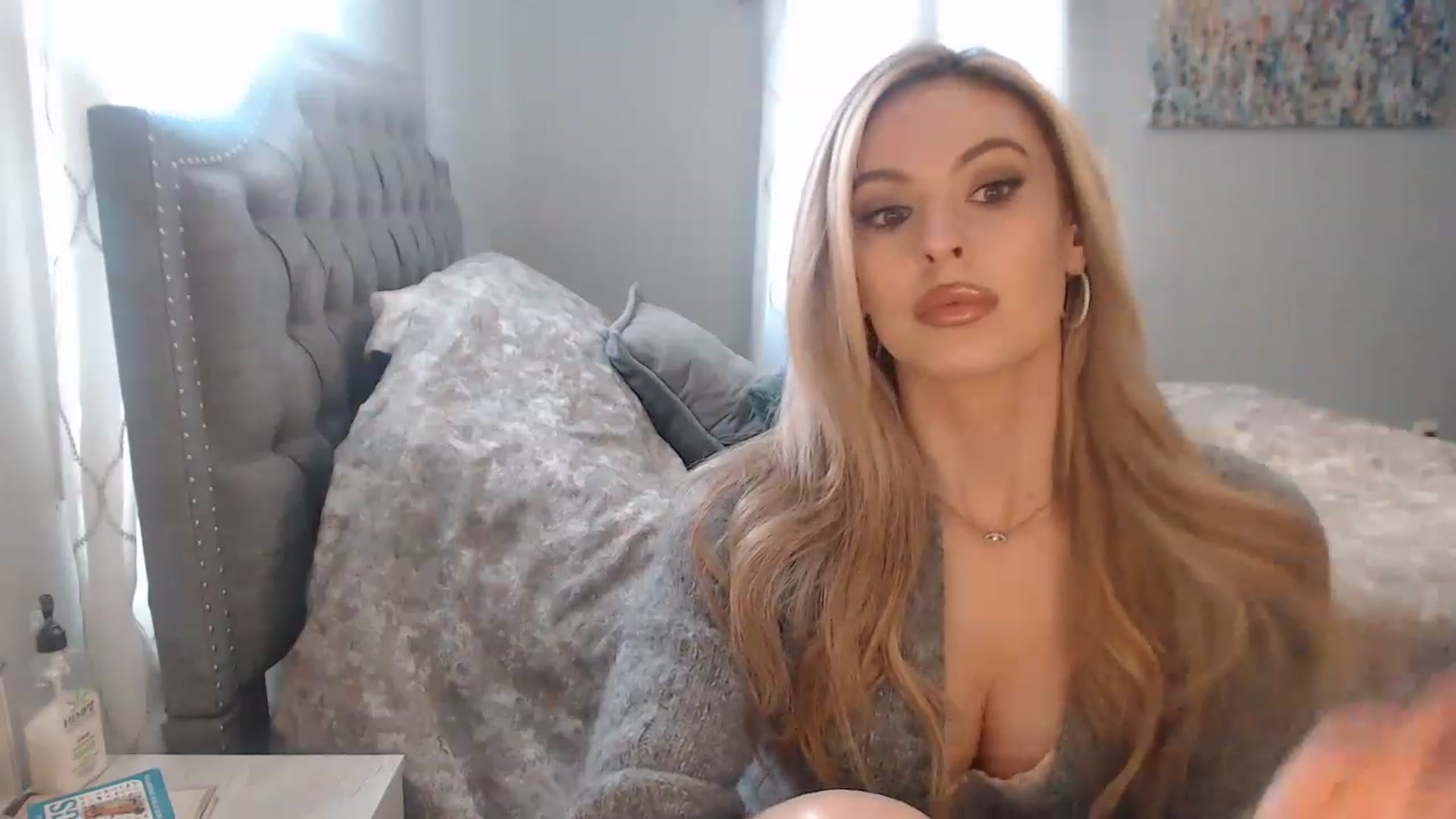 Gallery image thumbnail from JaydaKnight's myfreecams stream on, 12/01/2022, 17:16 image 9 of 20