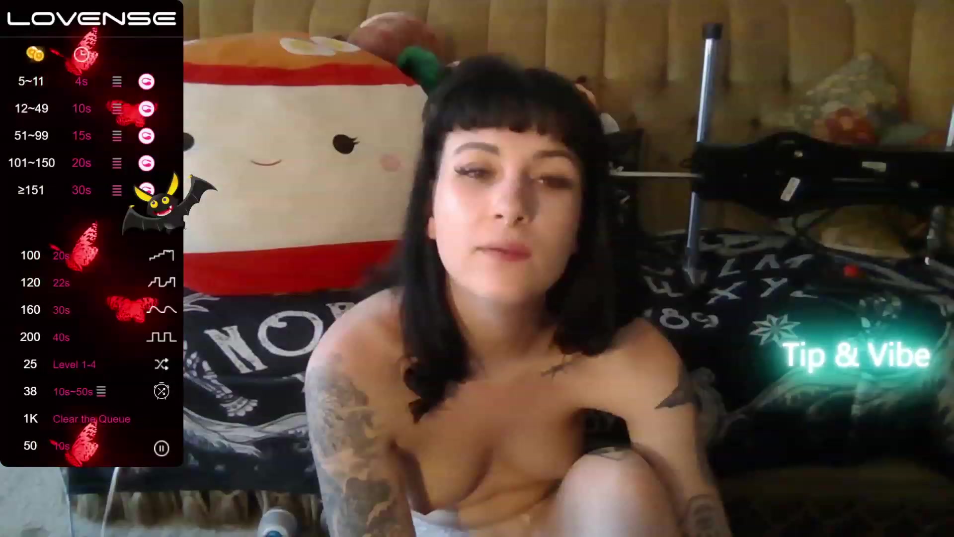 Gallery image thumbnail from JaydeGreen's myfreecams stream on, 05/18/2023, 23:49 image 4 of 20