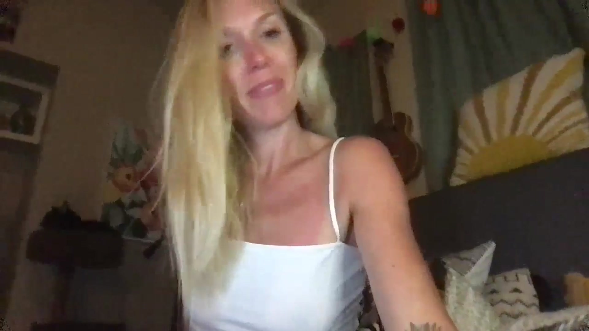 Gallery image thumbnail from JaydinWilson's myfreecams stream on, 06/24/2024, 05:42 image 17 of 20