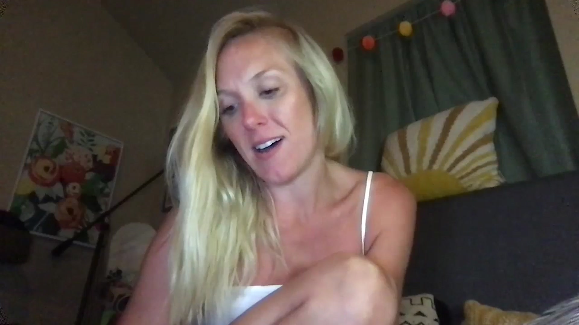 Gallery image thumbnail from JaydinWilson's myfreecams stream on, 06/24/2024, 05:42 image 10 of 20