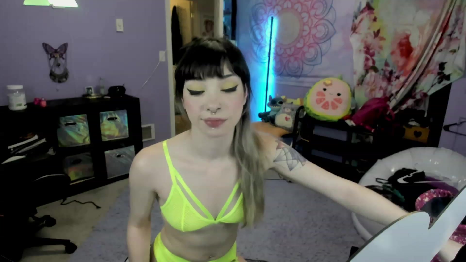 Gallery image thumbnail from JaylaBliss's myfreecams stream on, 01/04/2023, 04:21 image 7 of 20