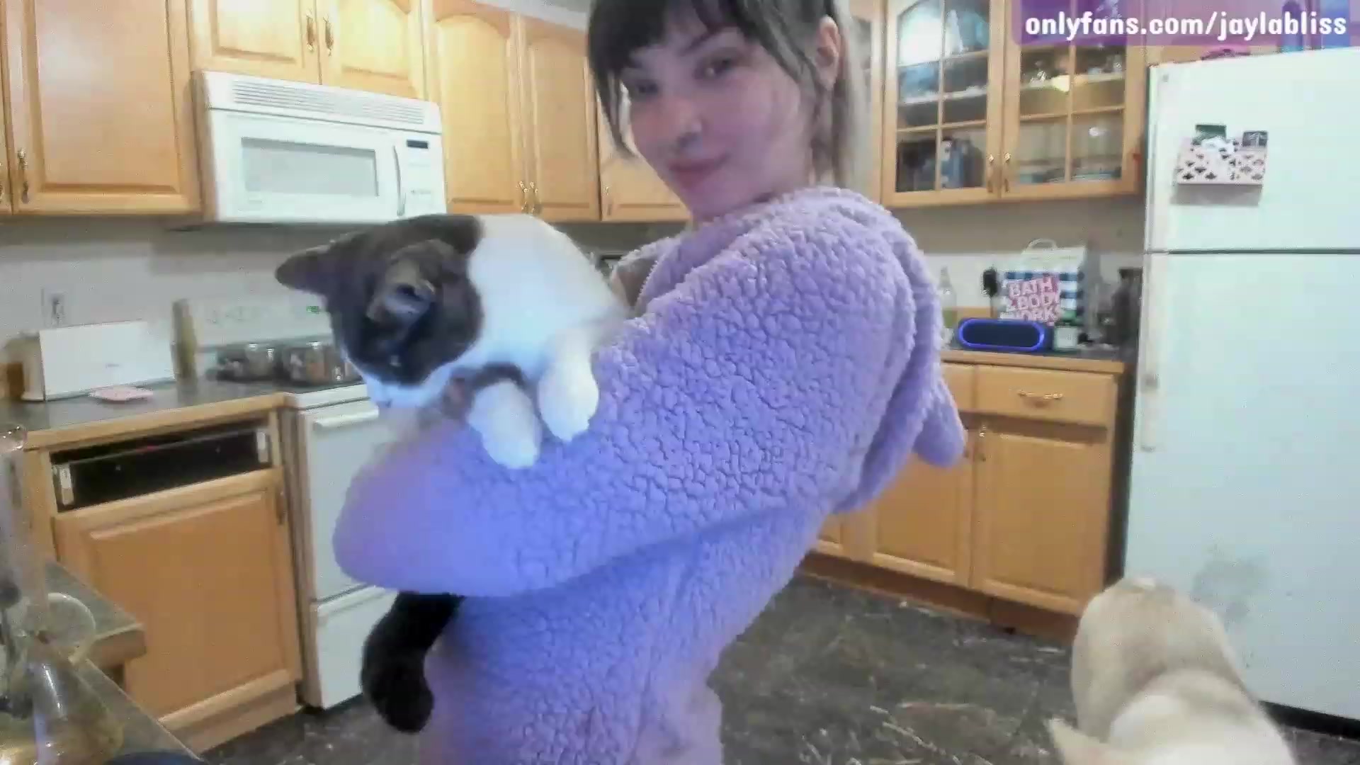 Gallery image thumbnail from JaylaBliss's myfreecams stream on, 01/29/2023, 03:31 image 14 of 20