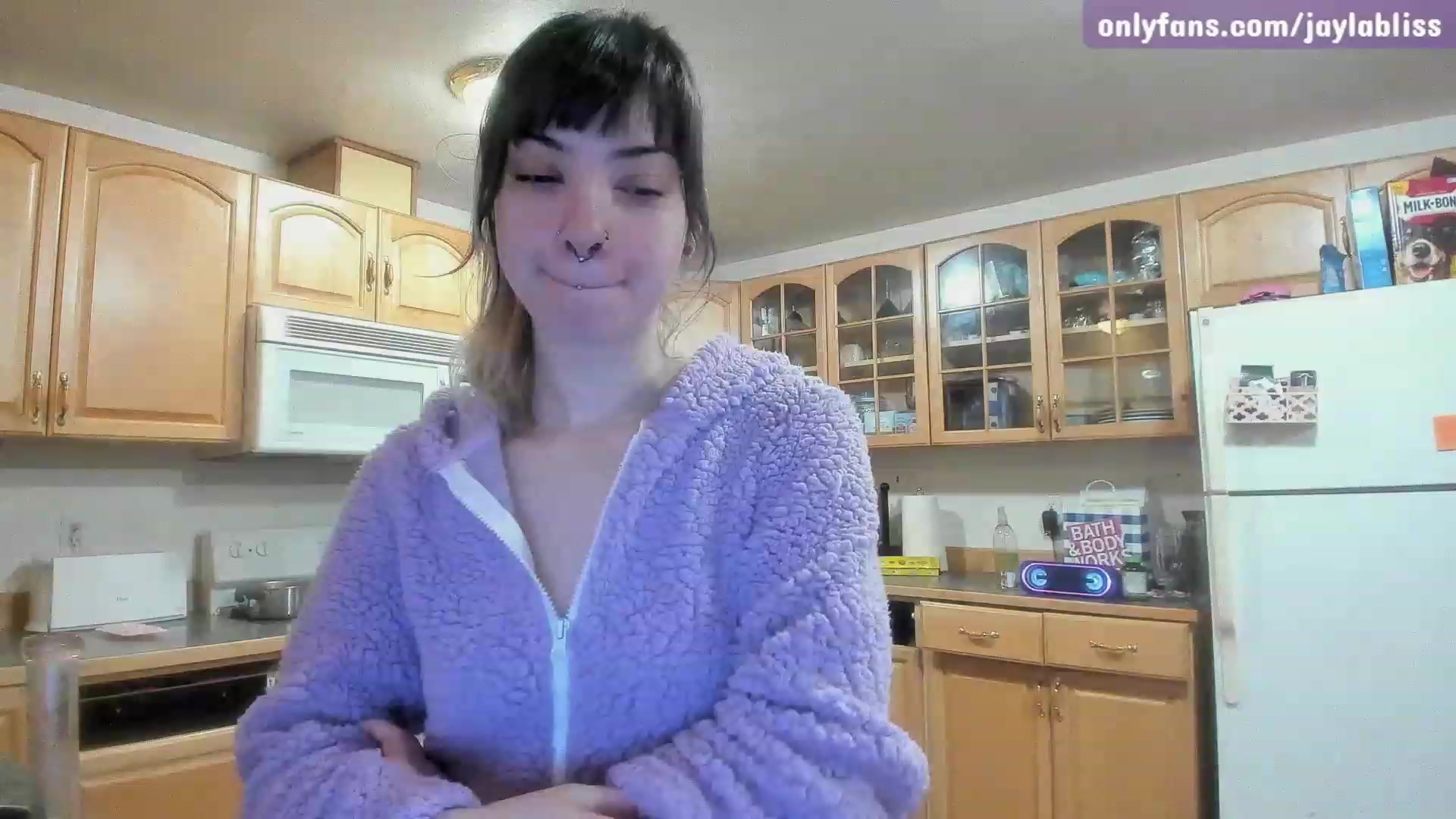 Gallery image thumbnail from JaylaBliss's myfreecams stream on, 01/29/2023, 03:31 image 10 of 20